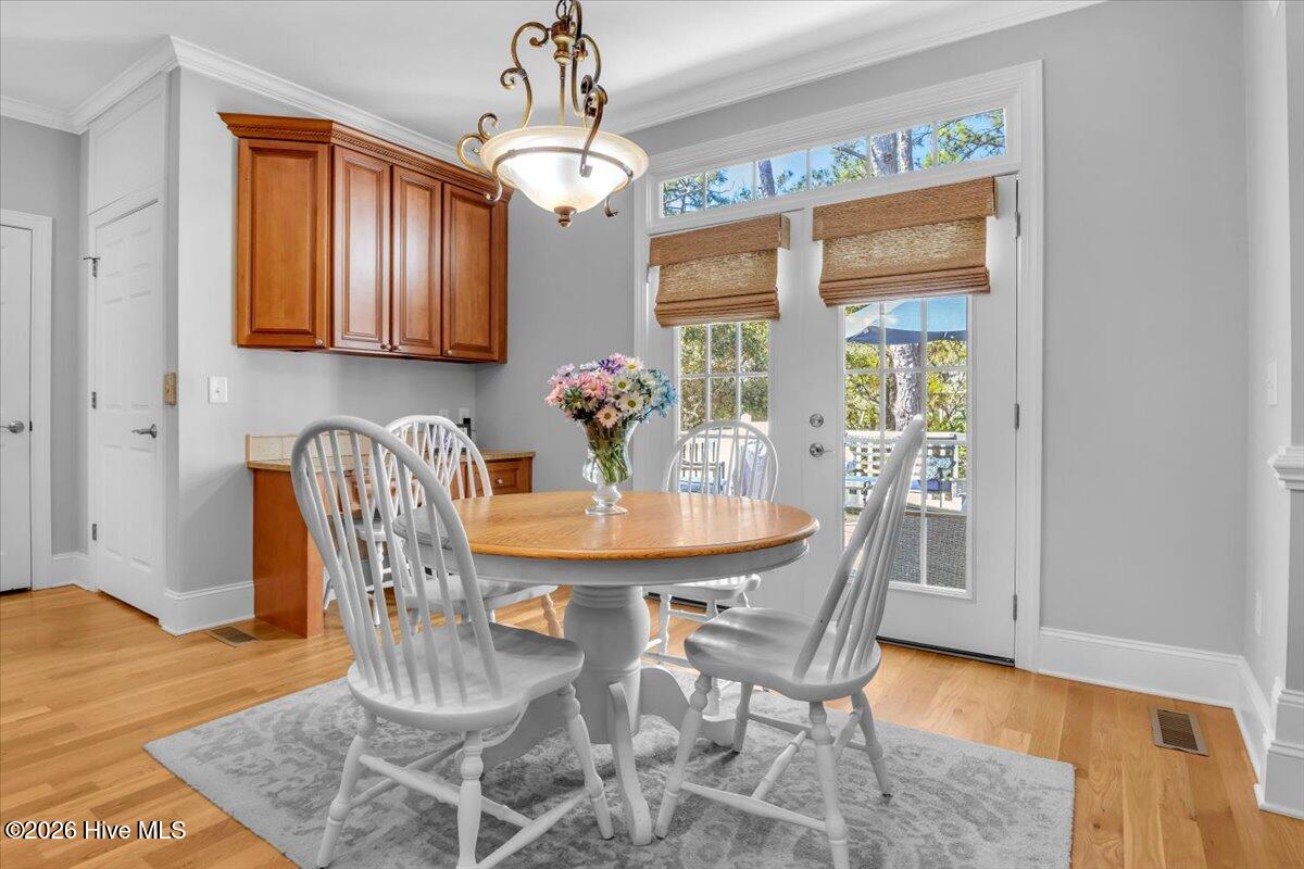 100565920 | Photo 23