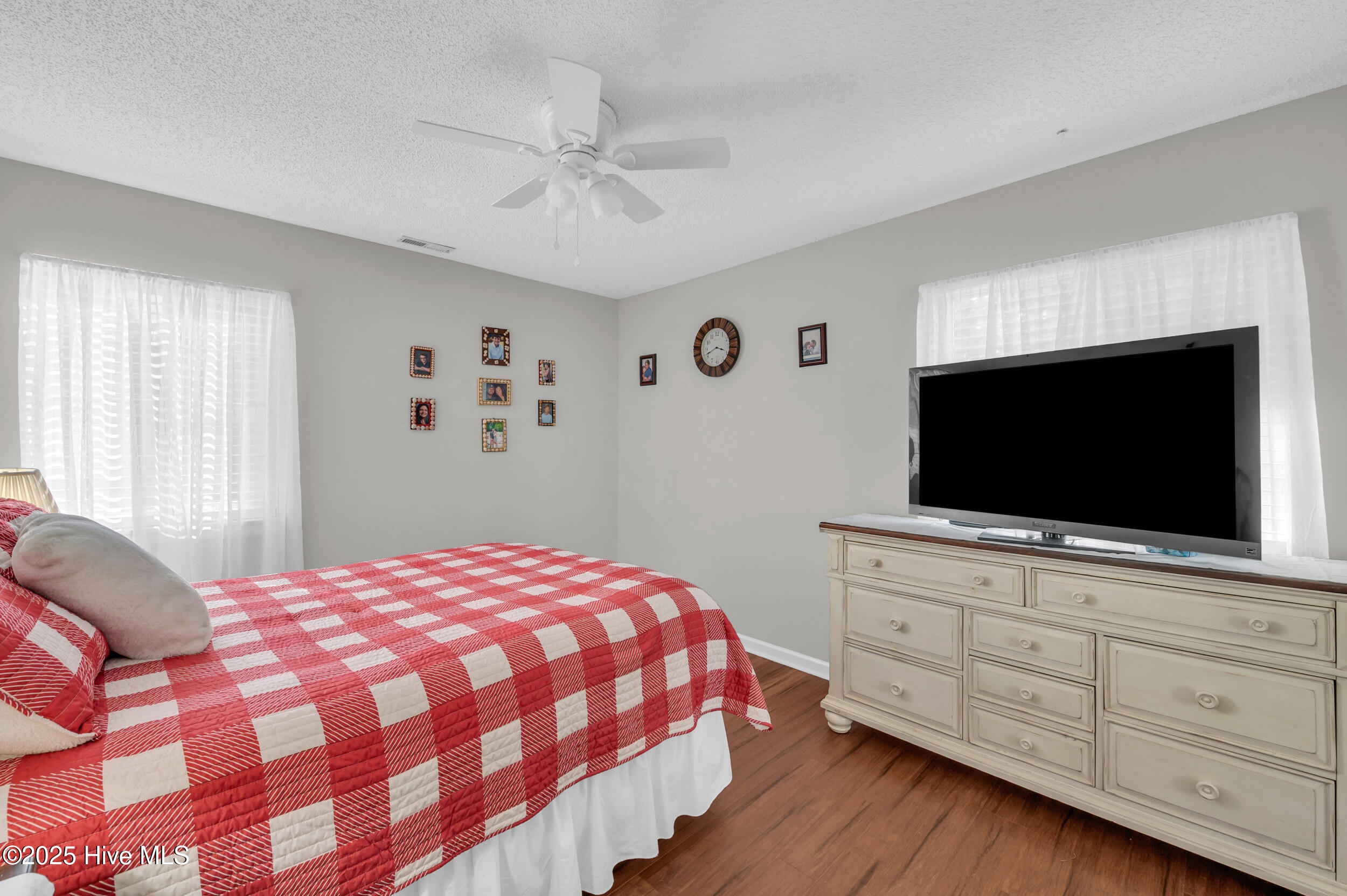 100538752 | Photo 25