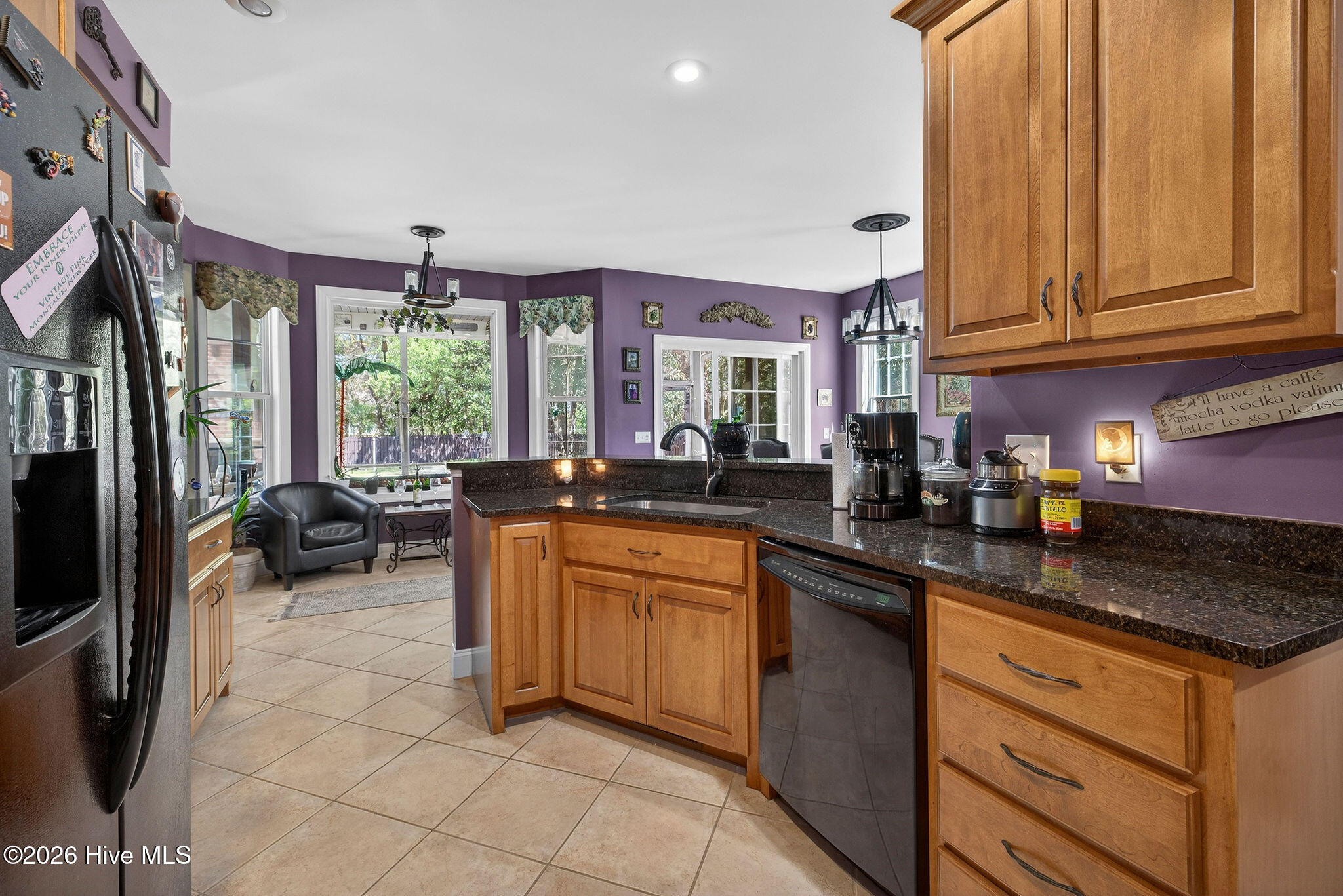 100568034 | Photo 36