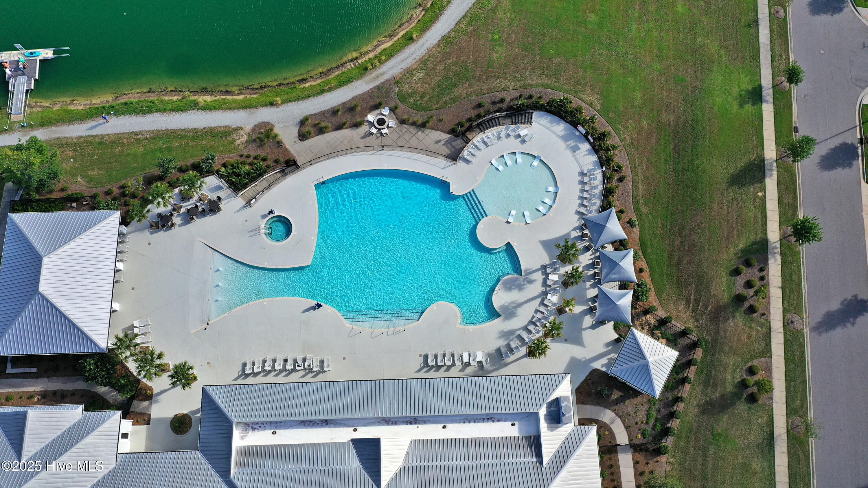 100522213 | Photo 31