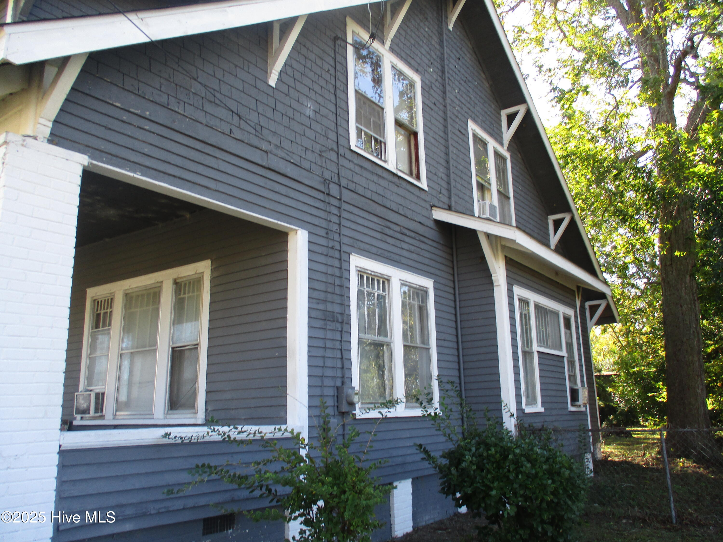 Homes for sale in Kinston, NC | 113 E Bright St, Kinston, NC 28501 | MLS# 100538668