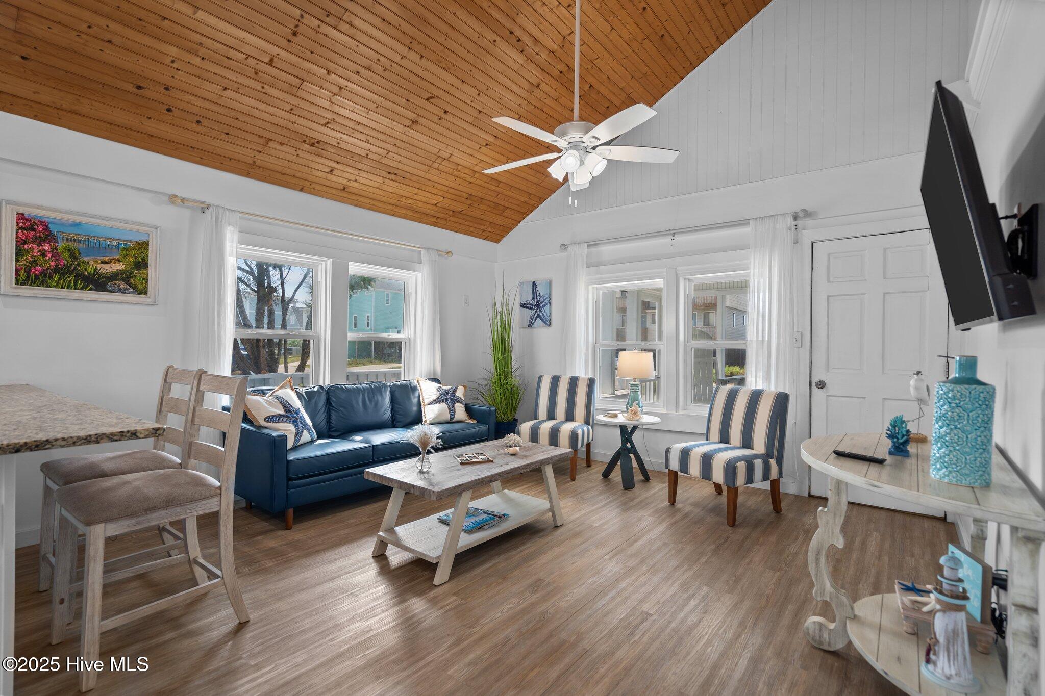 100537194 | Photo 81