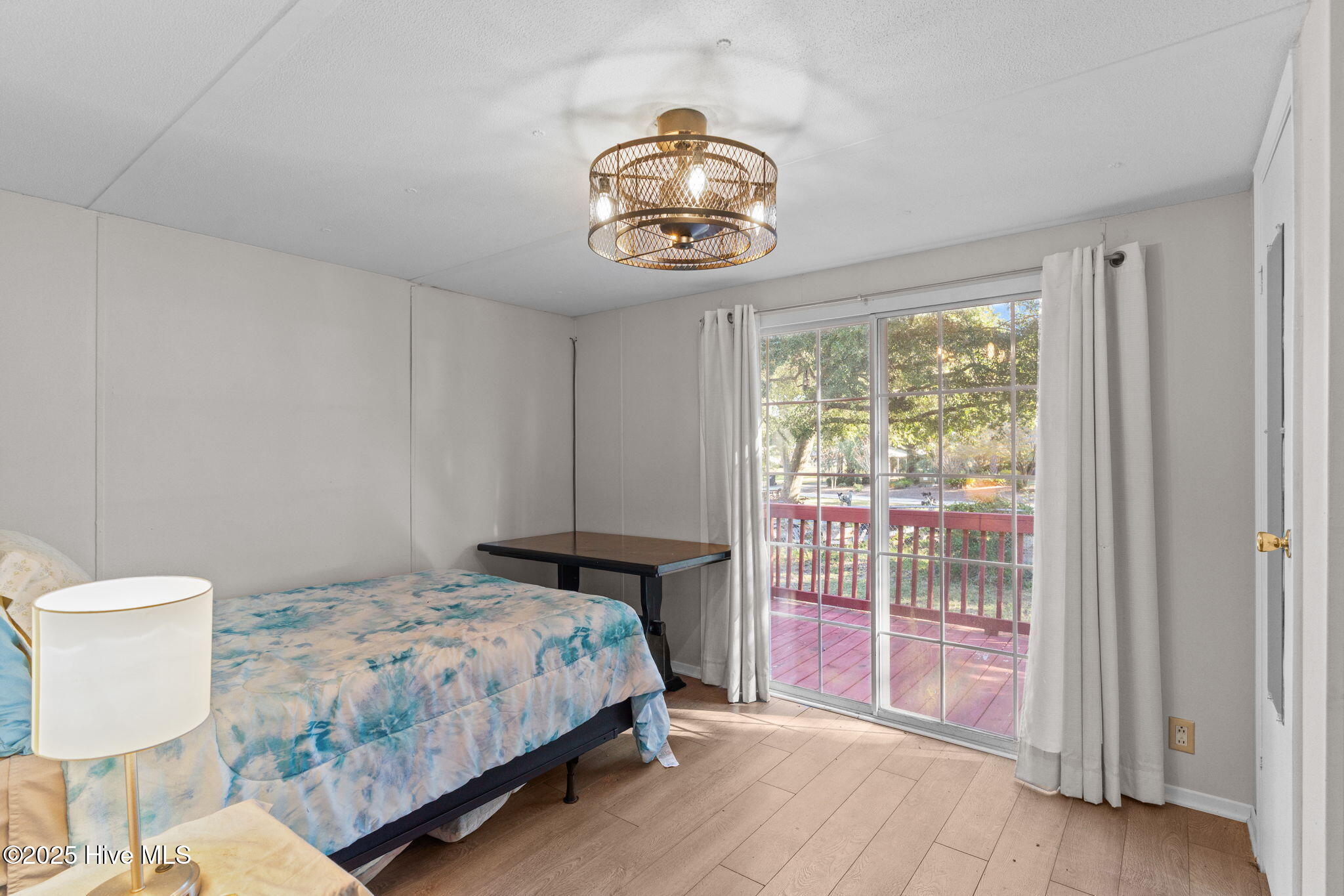 100539780 | Photo 33