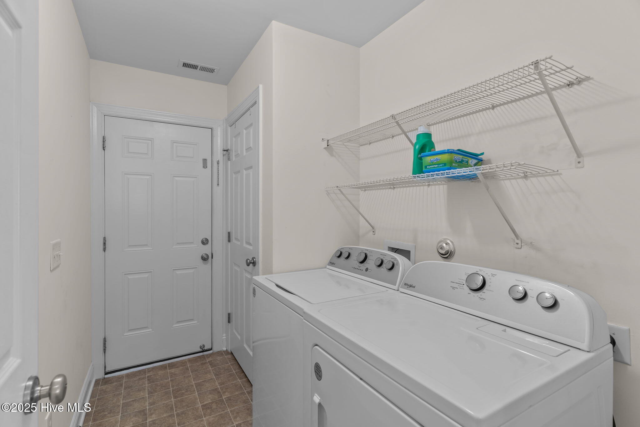 100537939 | Photo 44