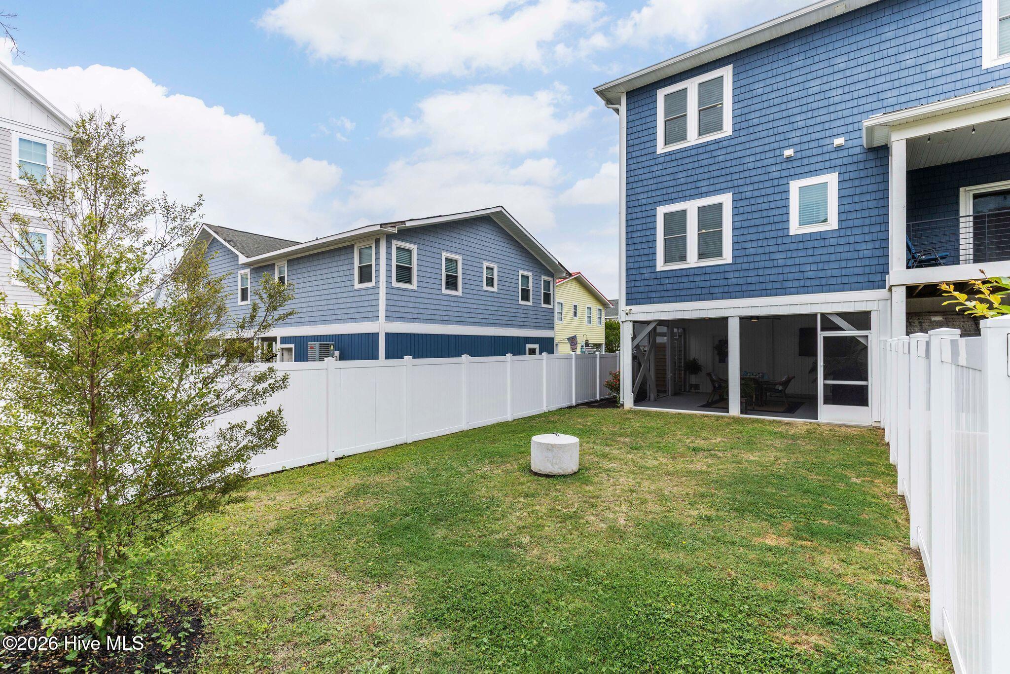 100570540 | Photo 66