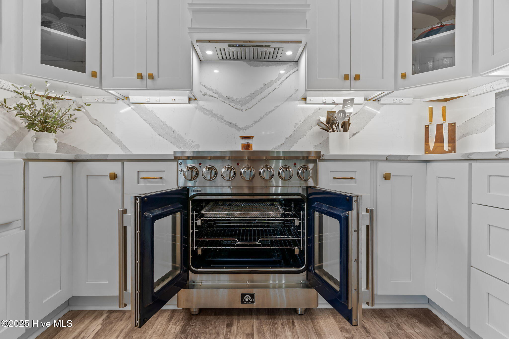 100544258 | Photo 12