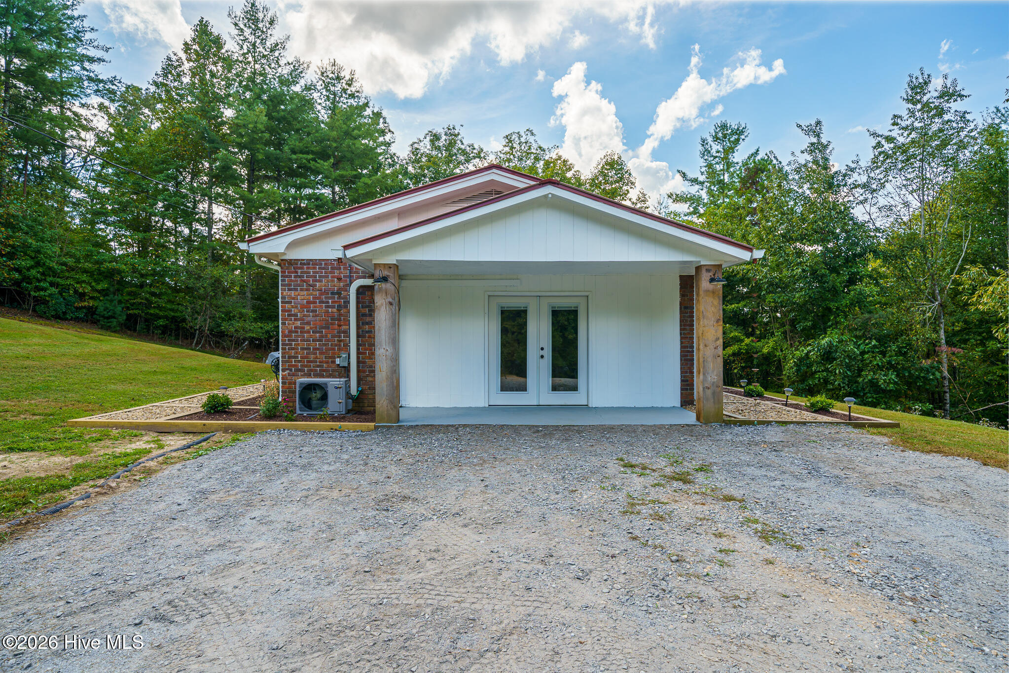 Photo 3 of Single family home for sale at 5221 Fires Crk Rd, Hayesville, NC 28904 | MLS# 100606503 | Listing updated on 2026-10-05