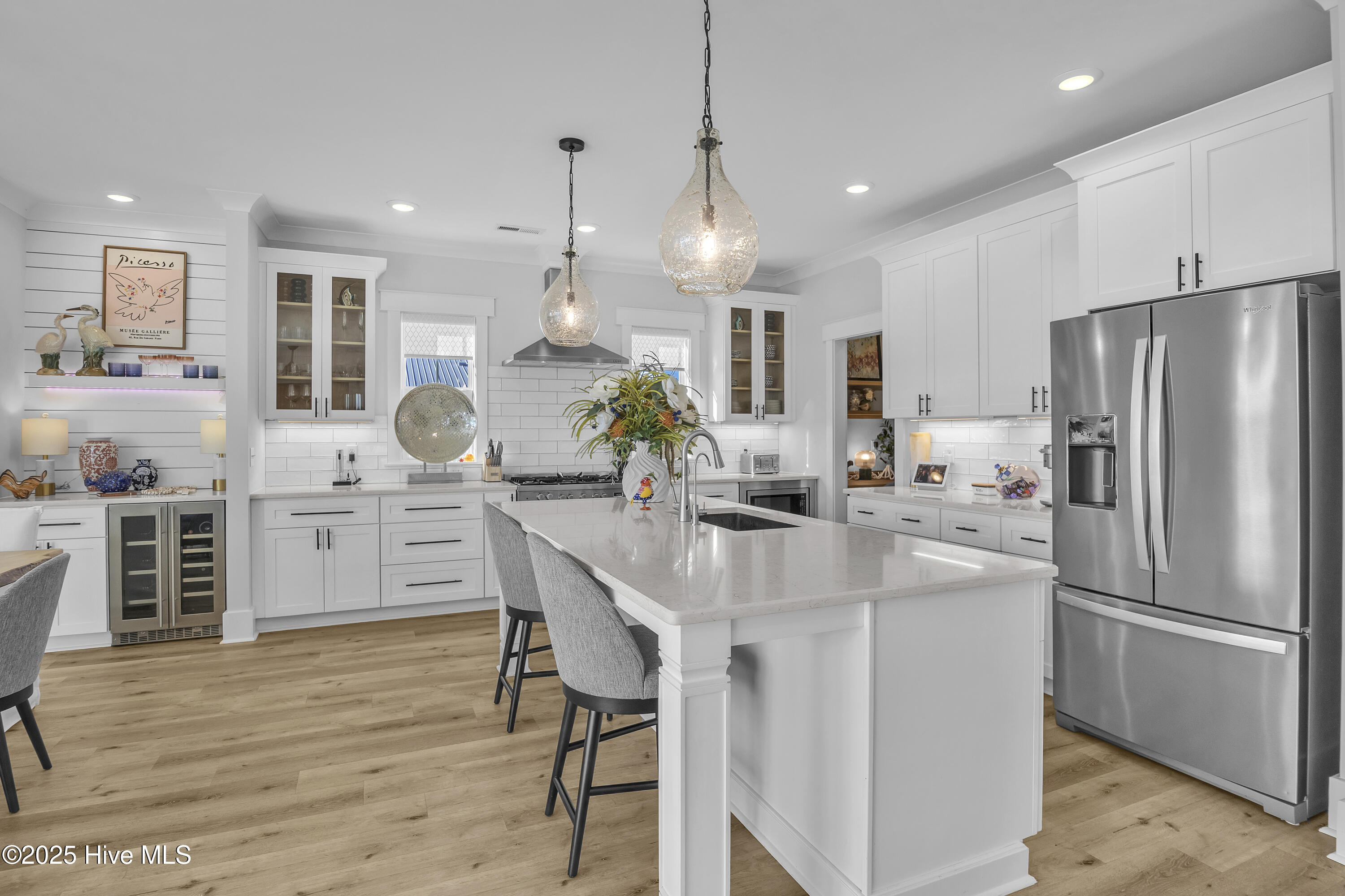 100540464 | Photo 18