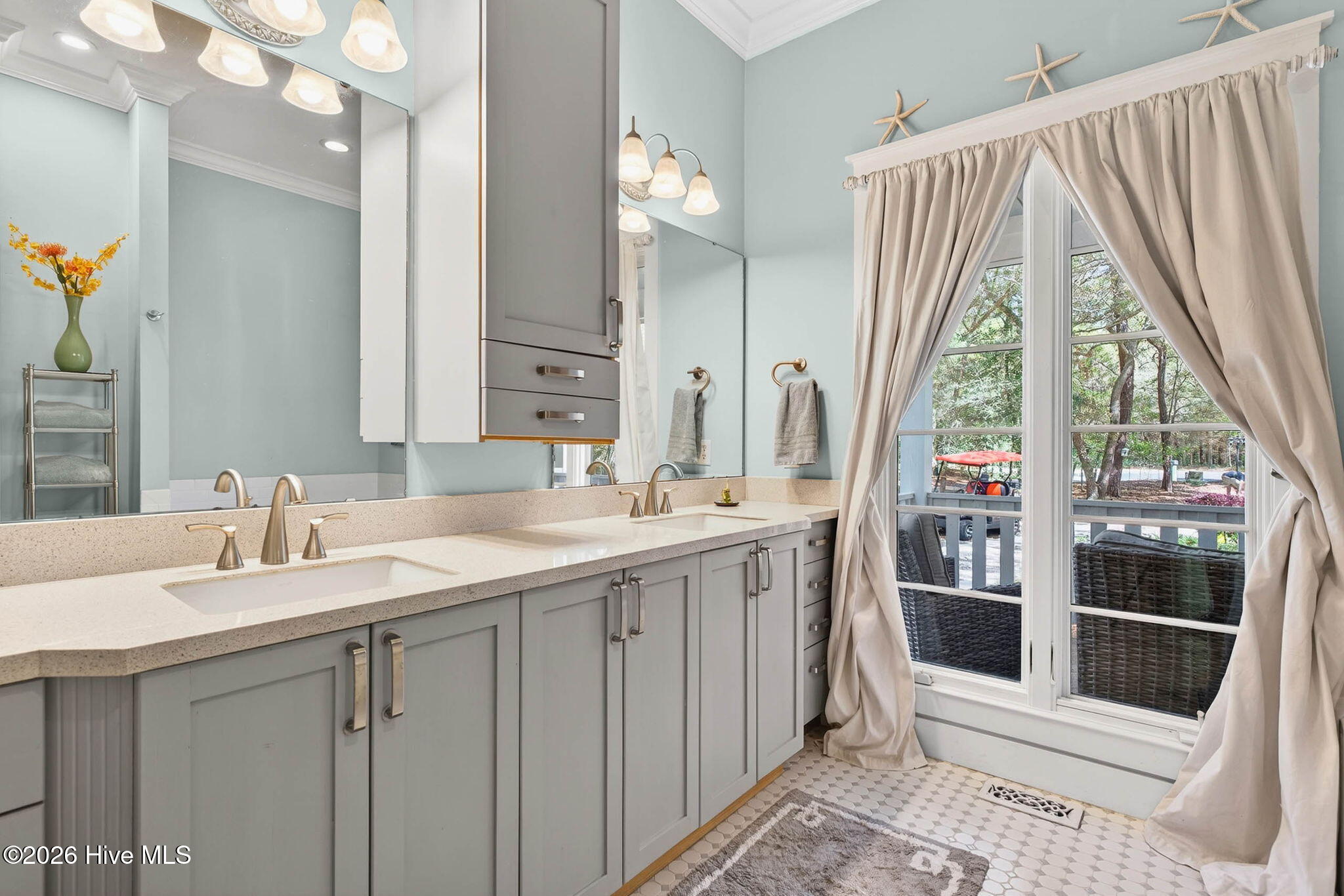 100564993 | Photo 29