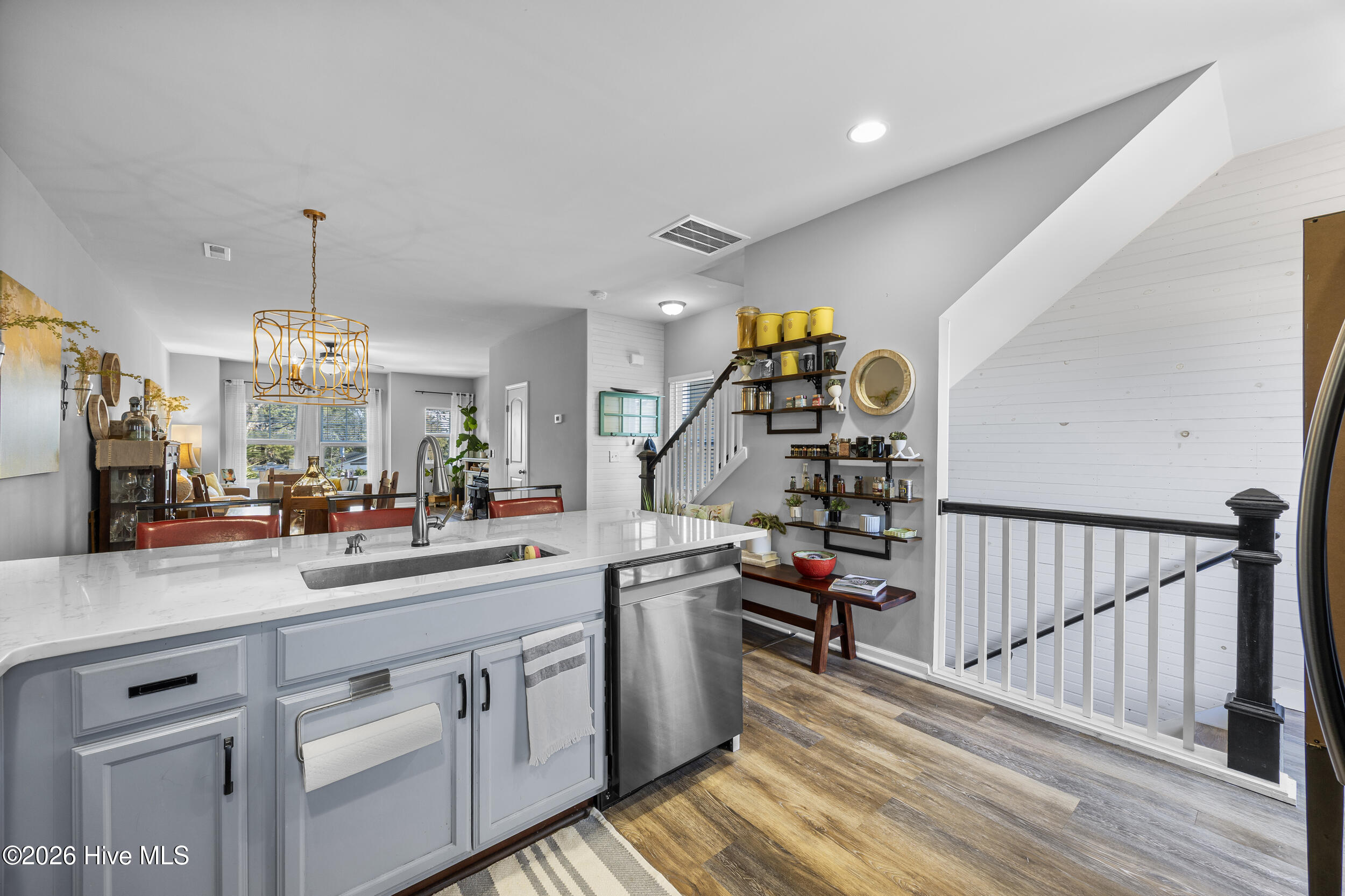 100559888 | Photo 11