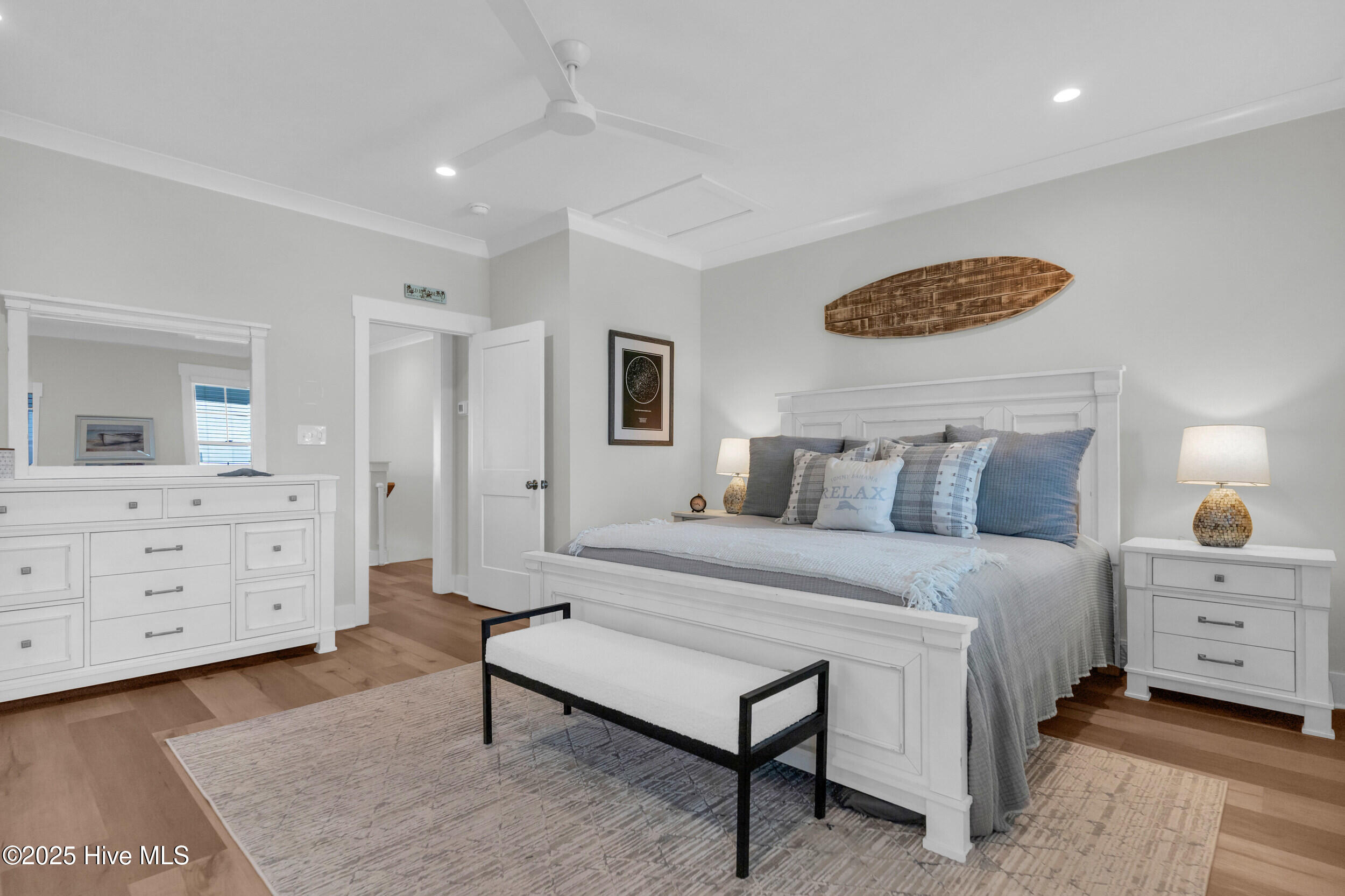 100565755 | Photo 12