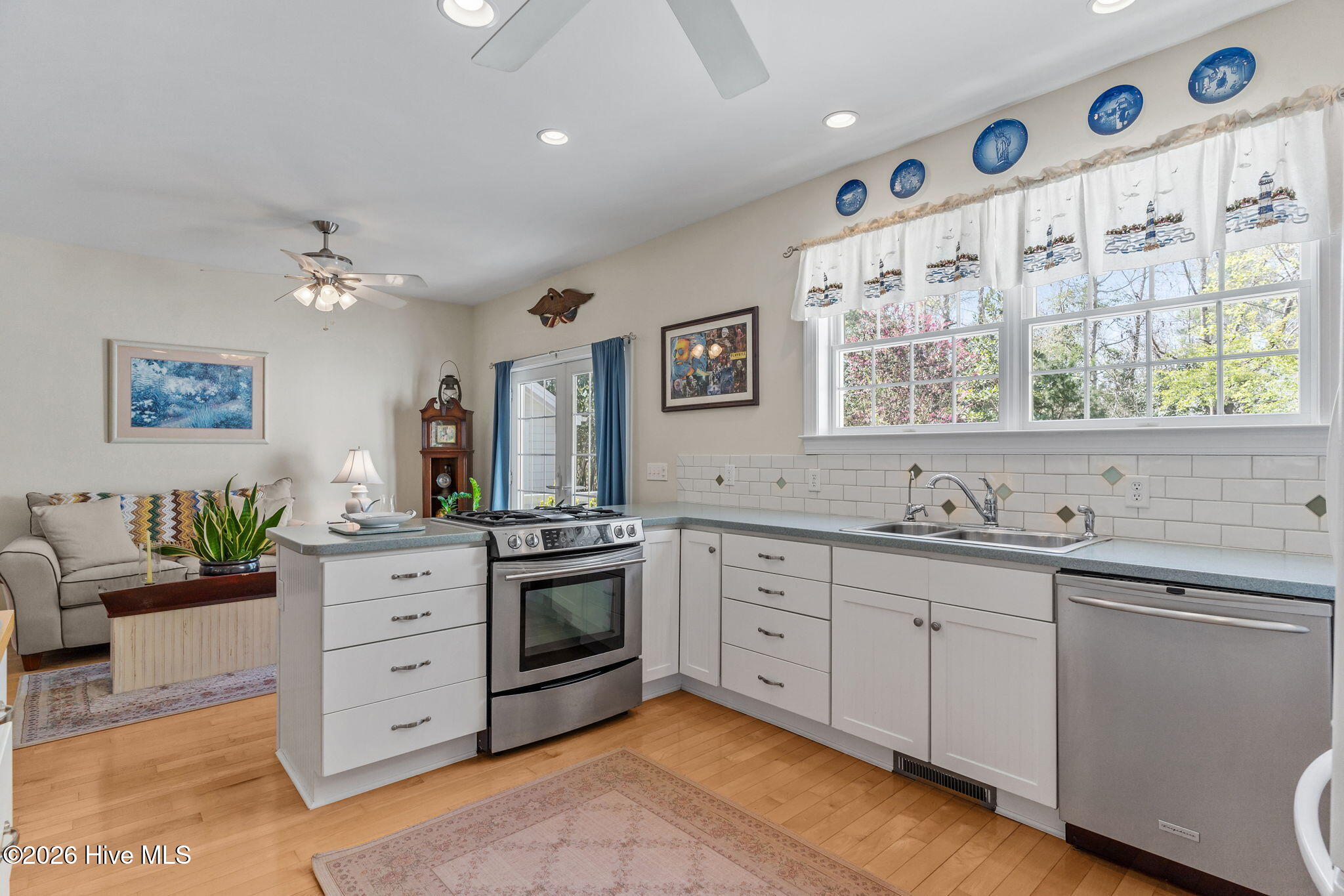 100562124 | Photo 21