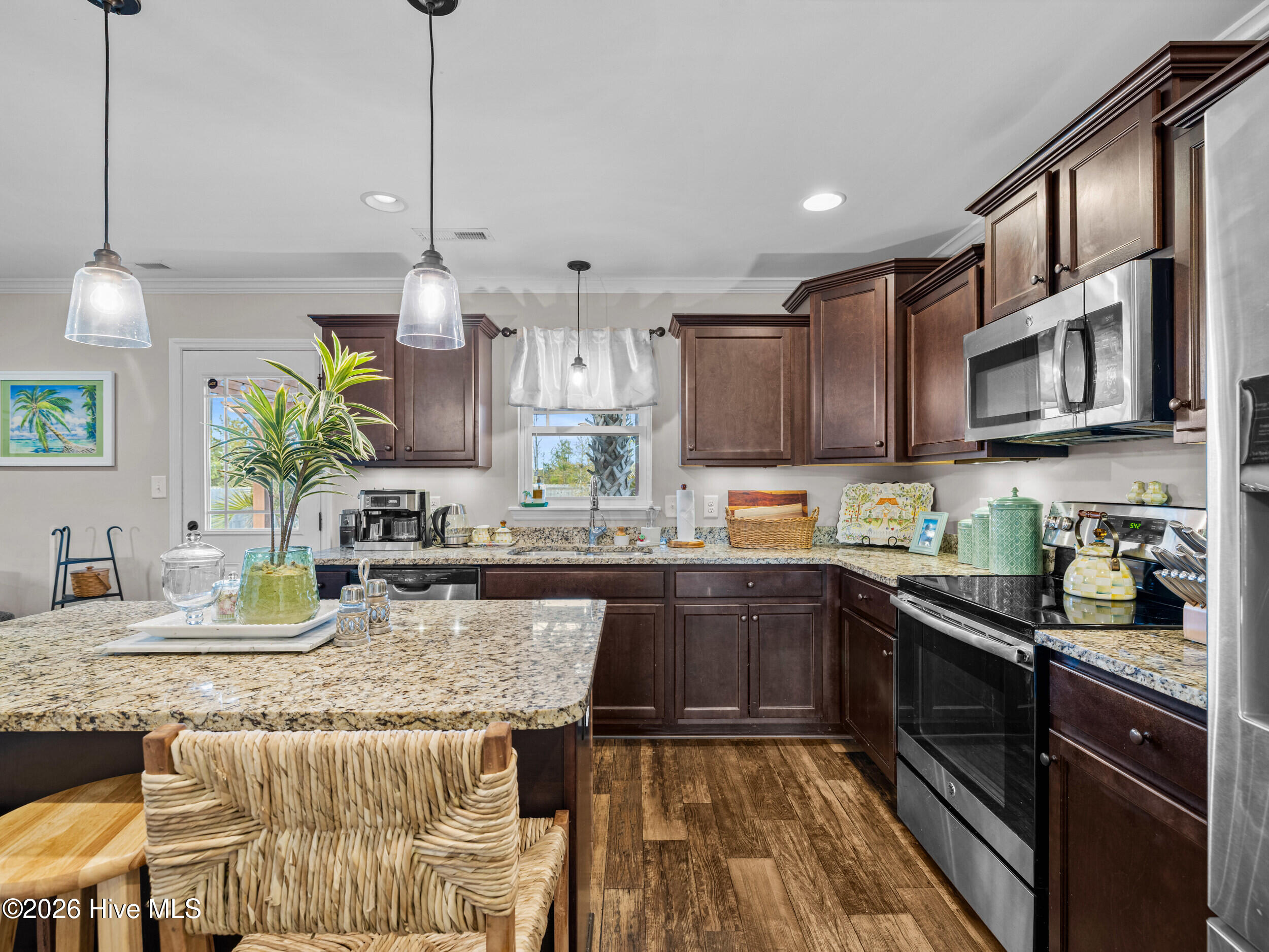 100559159 | Photo 24