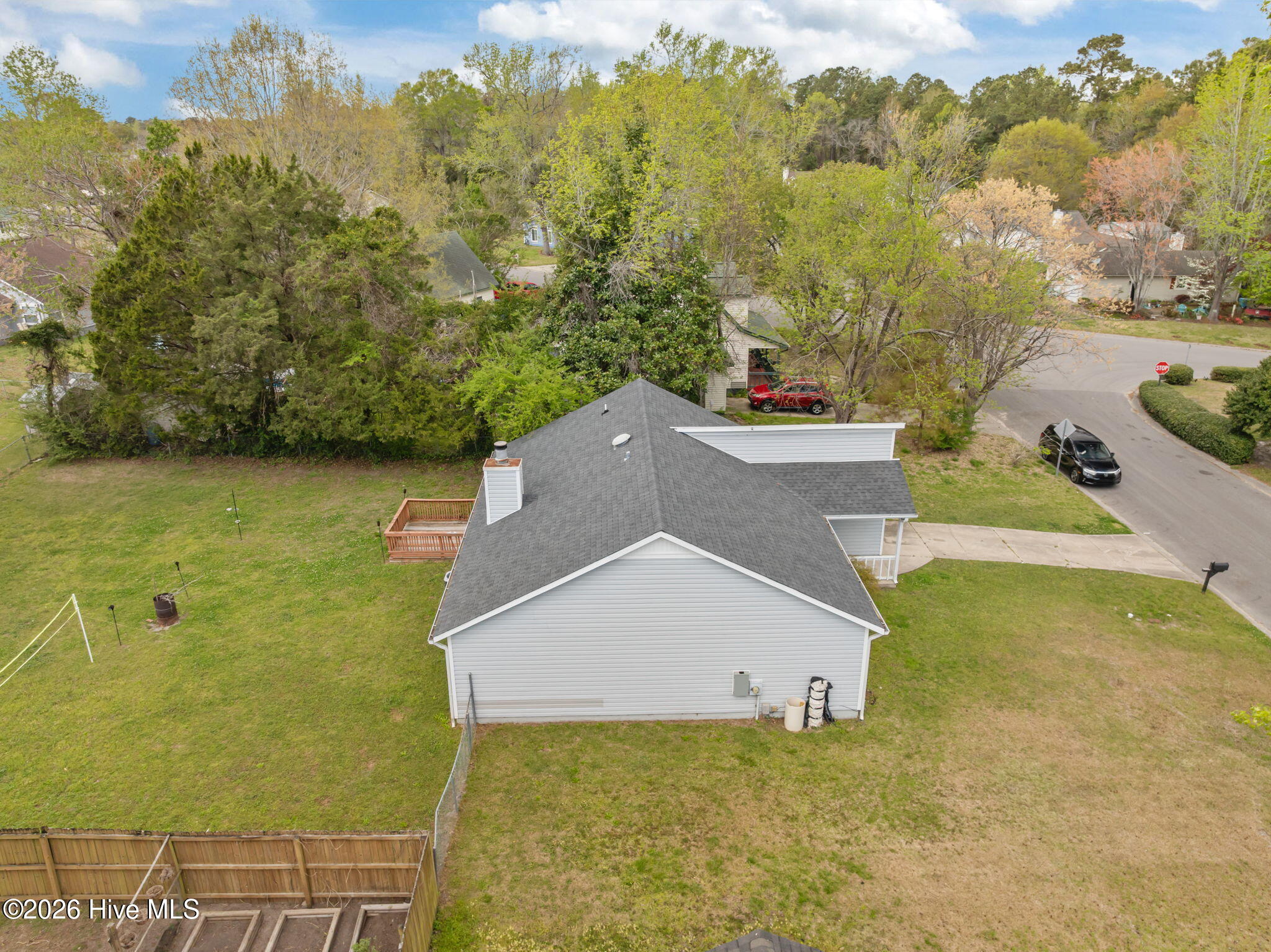 100563828 | Photo 40