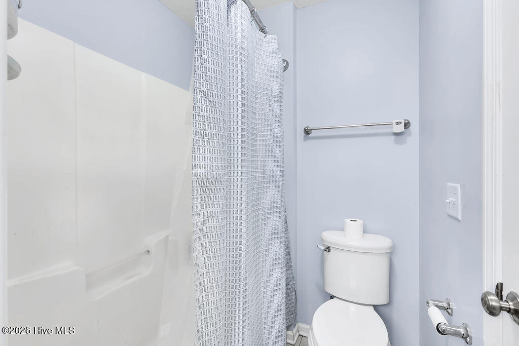 100550832 | Photo 27