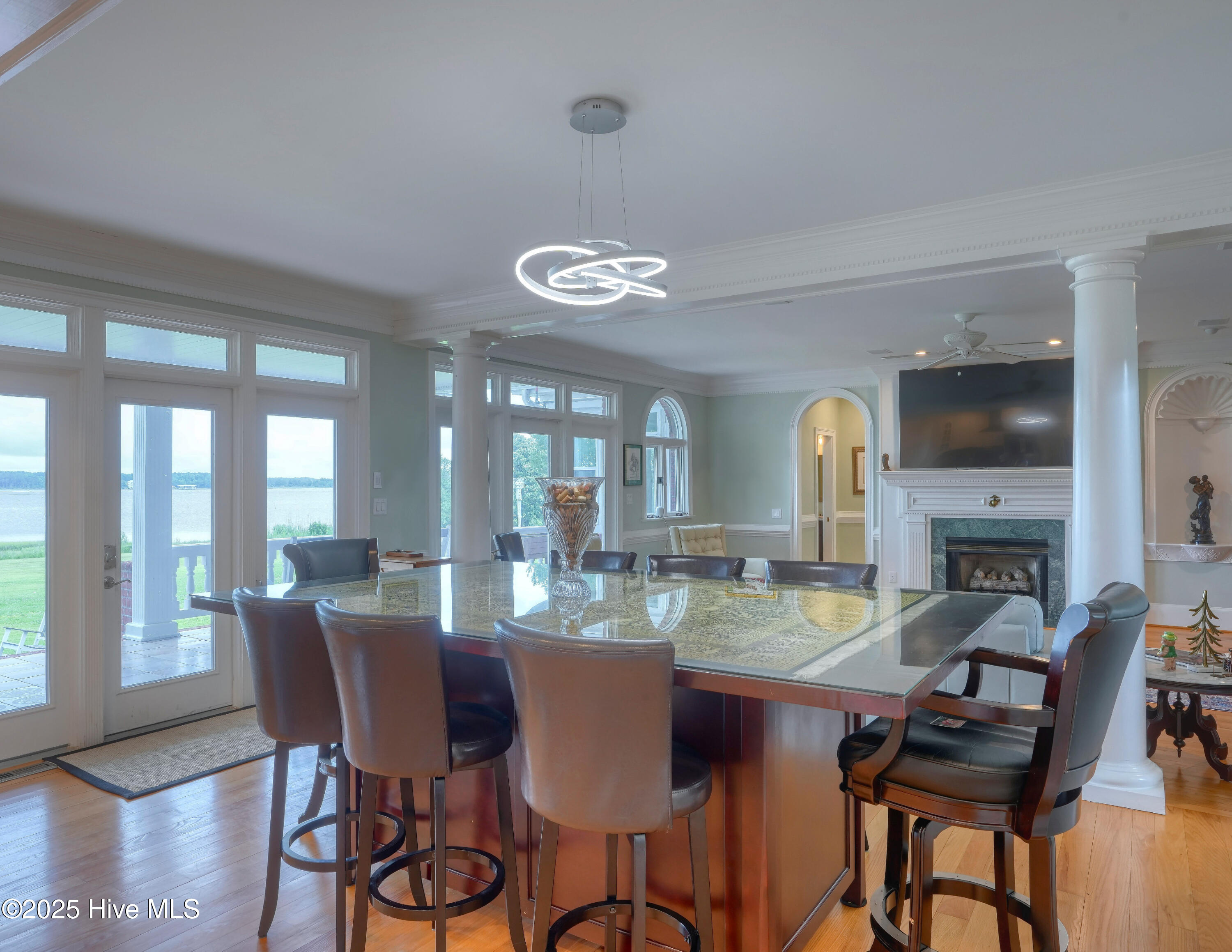 100512986 | Photo 22