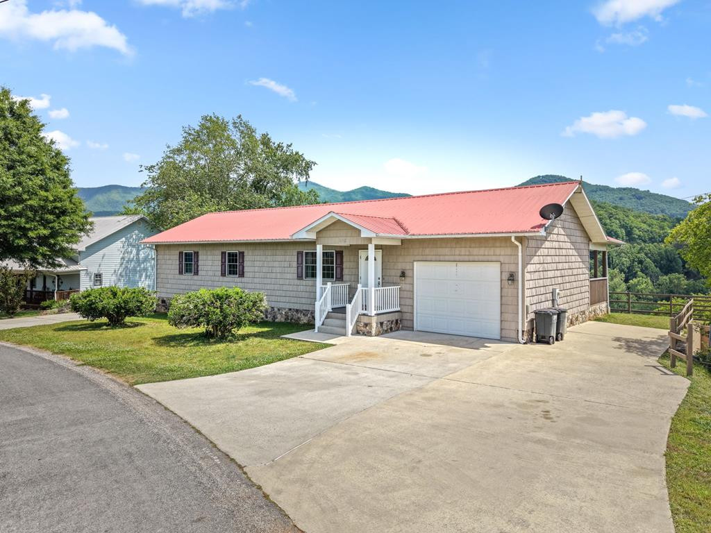 Homes for sale in Bryson City, NC | 533 Lemons Branch Rd, Bryson City, NC 28713 | MLS# 98544613