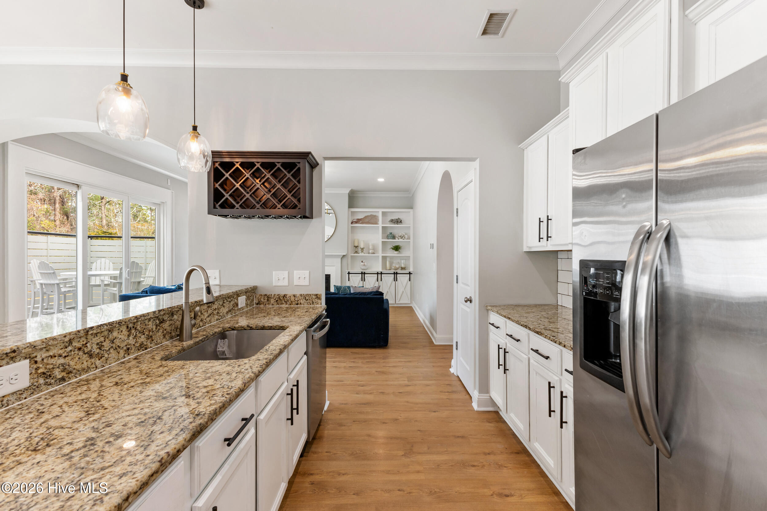 100557011 | Photo 20