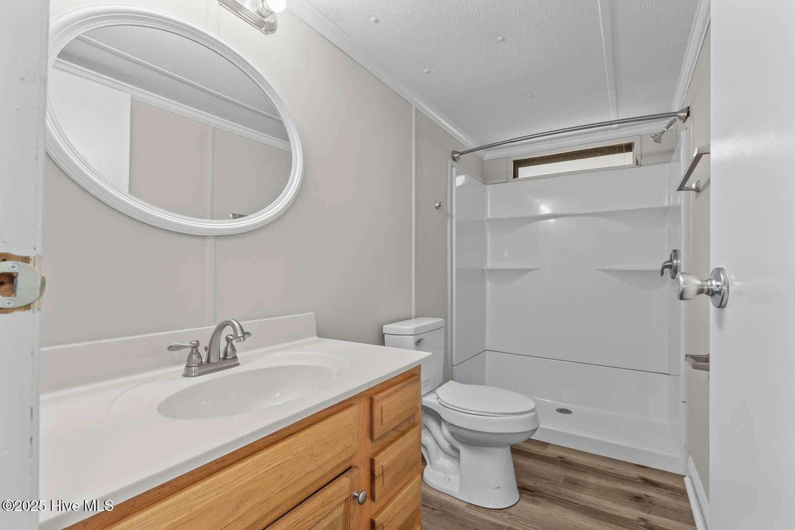 100565795 | Photo 23