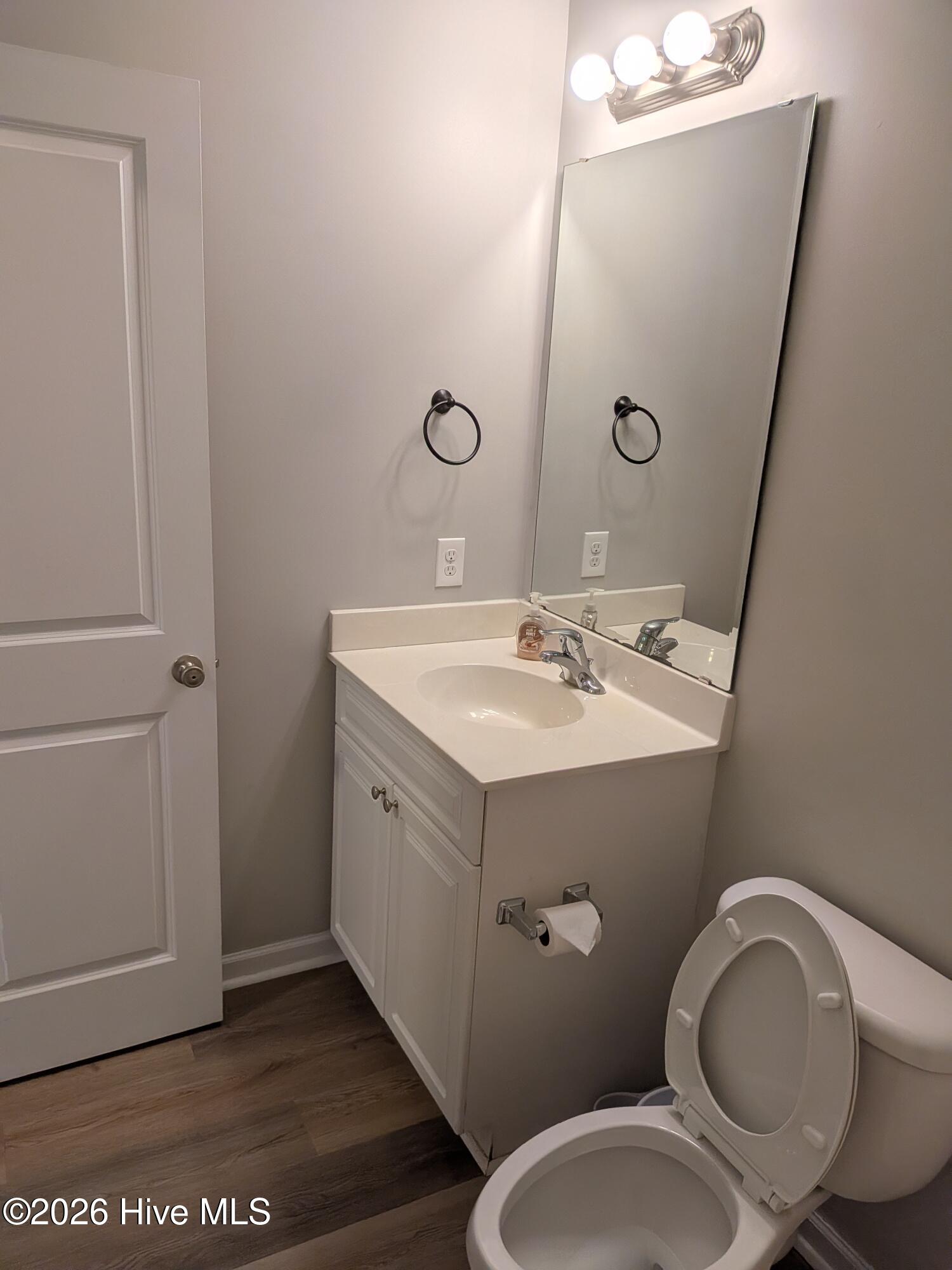 100562876 | Photo 13