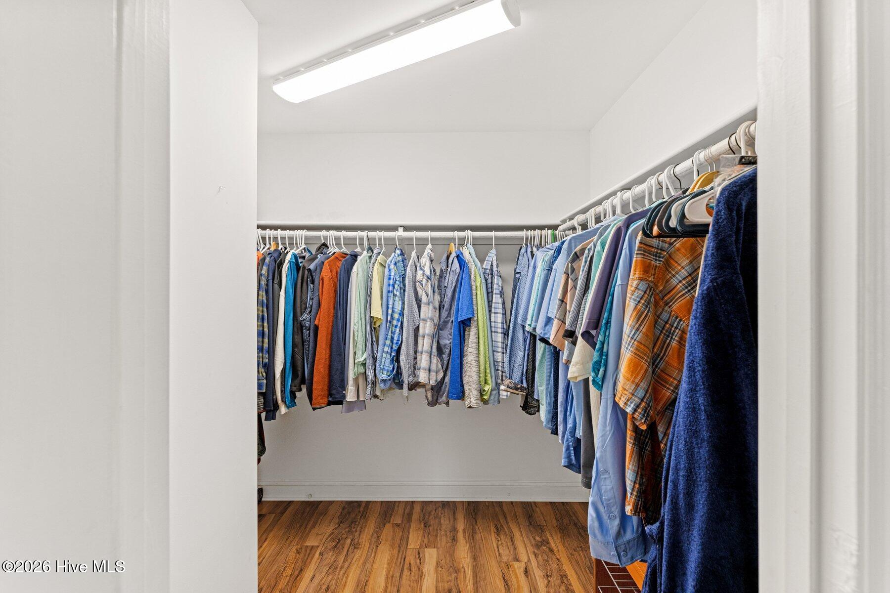 100551299 | Photo 23