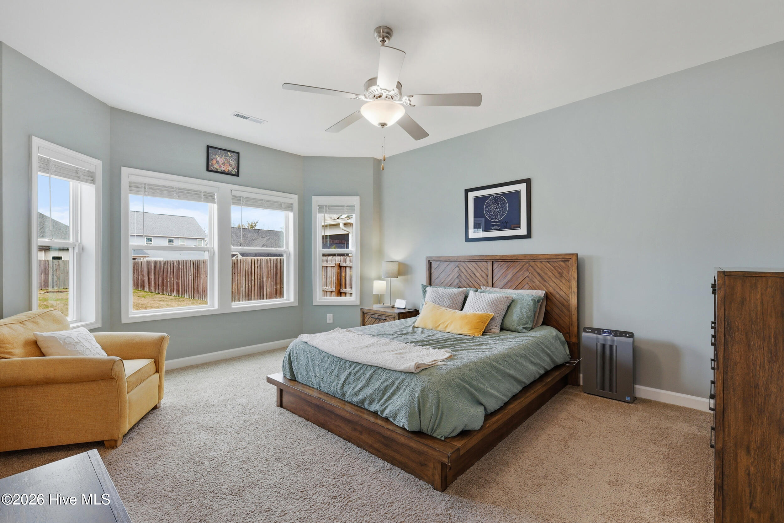 100565855 | Photo 21