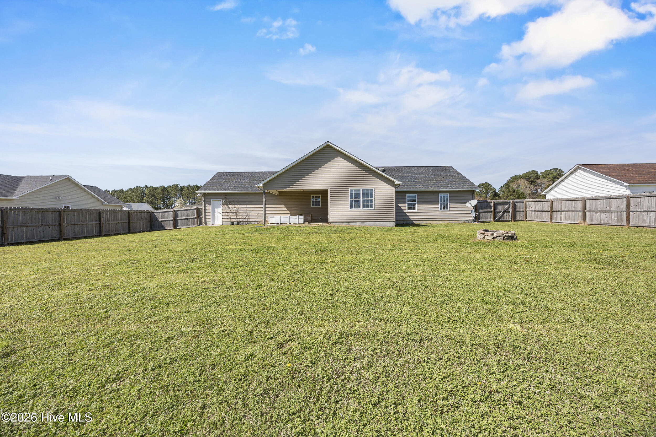 100564039 | Photo 33