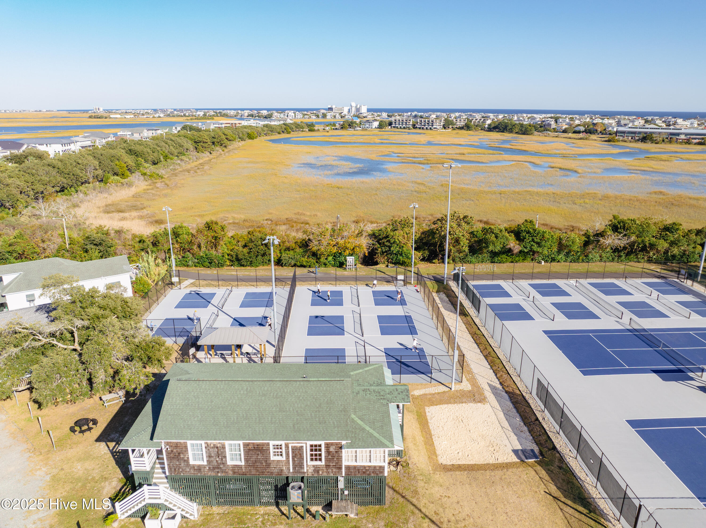 100541369 | Photo 70