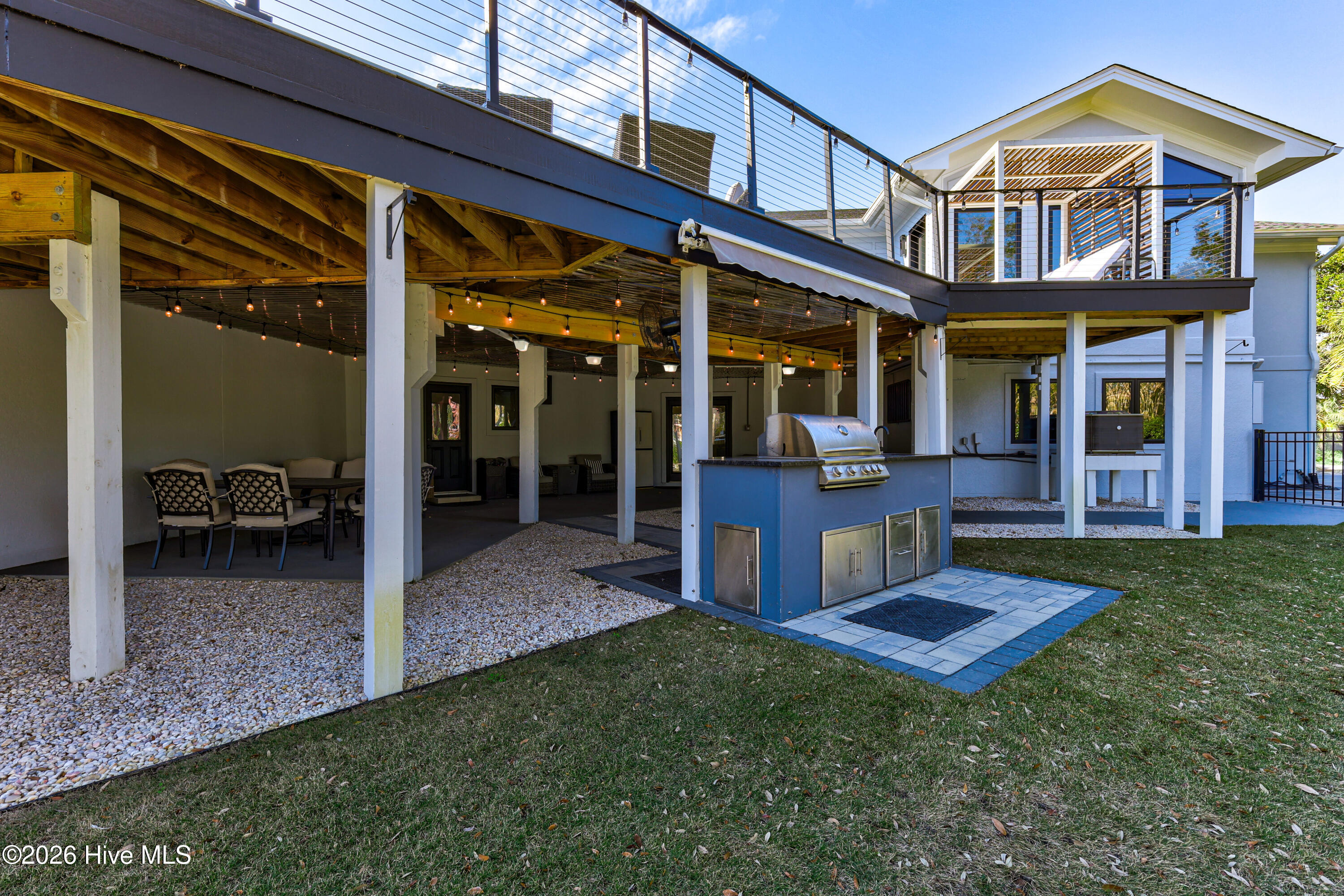 100559856 | Photo 65