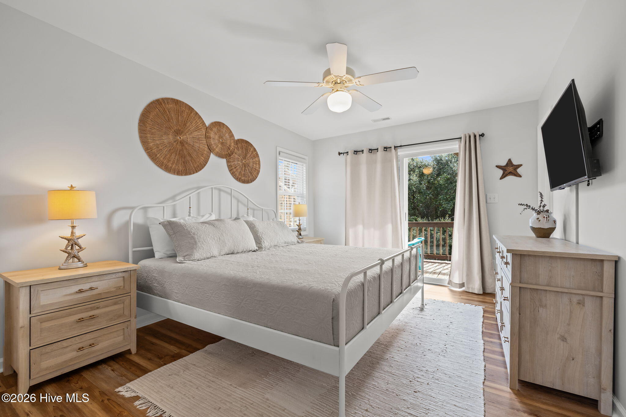 100547357 | Photo 34