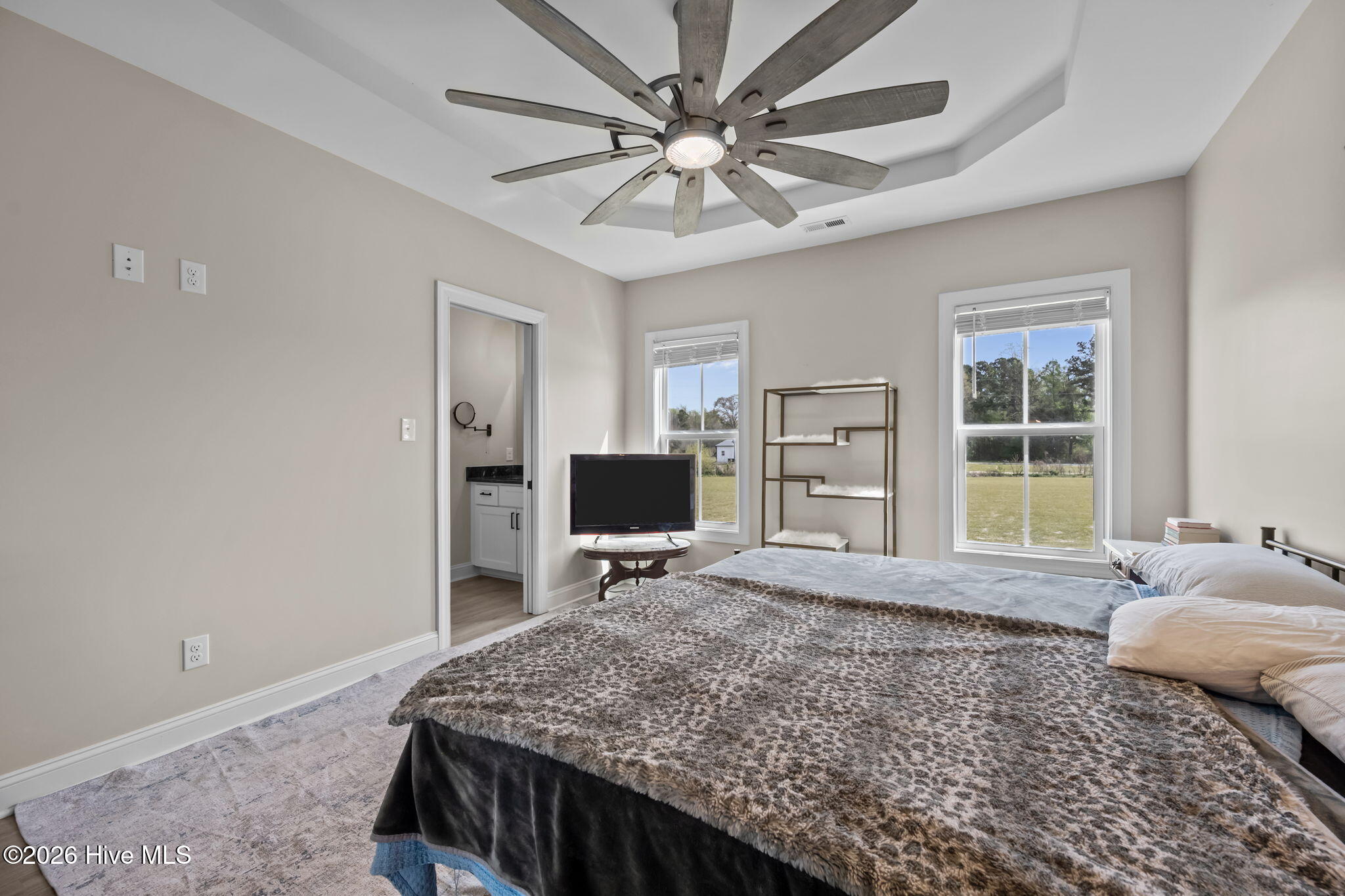 100564402 | Photo 24