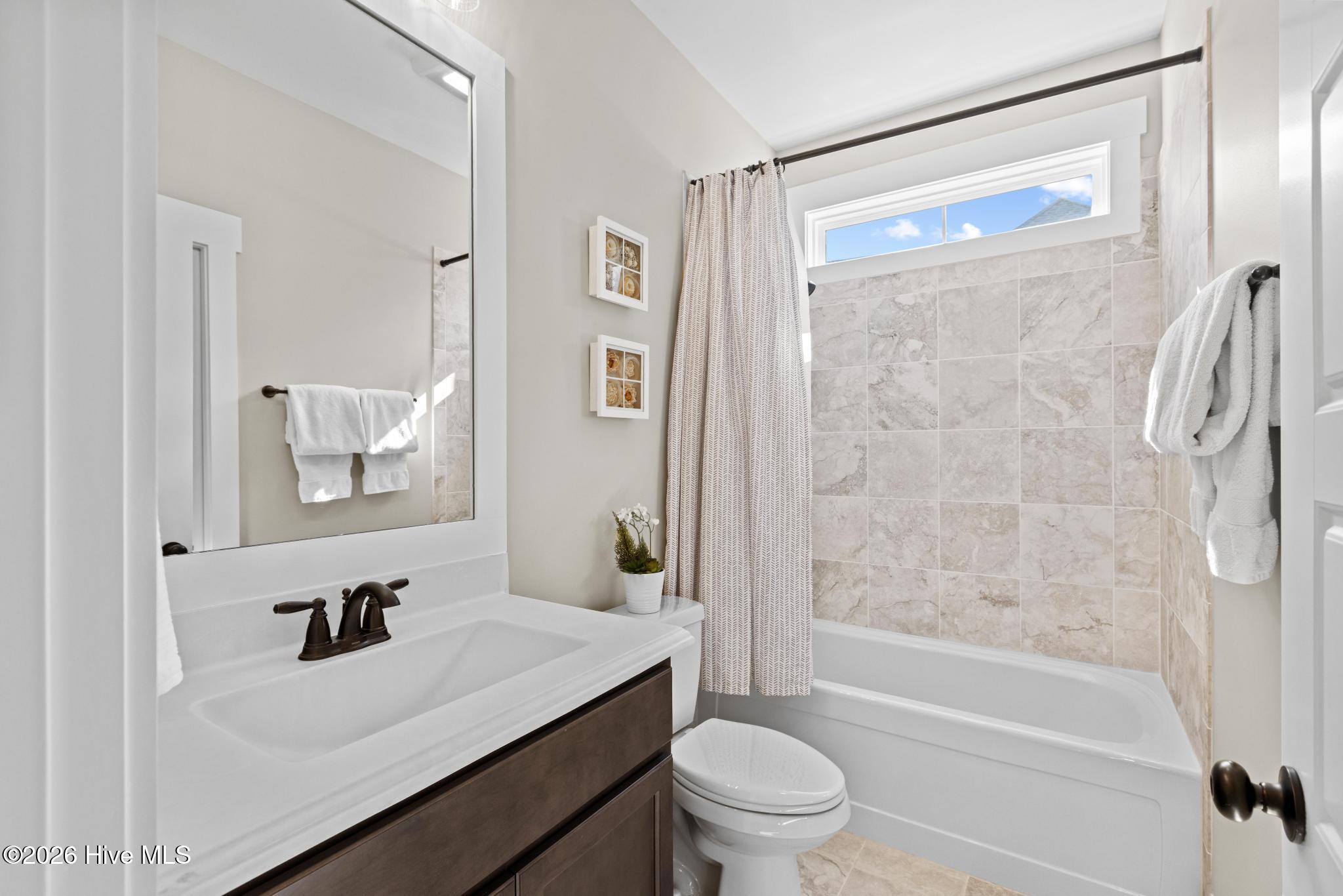 100561204 | Photo 28