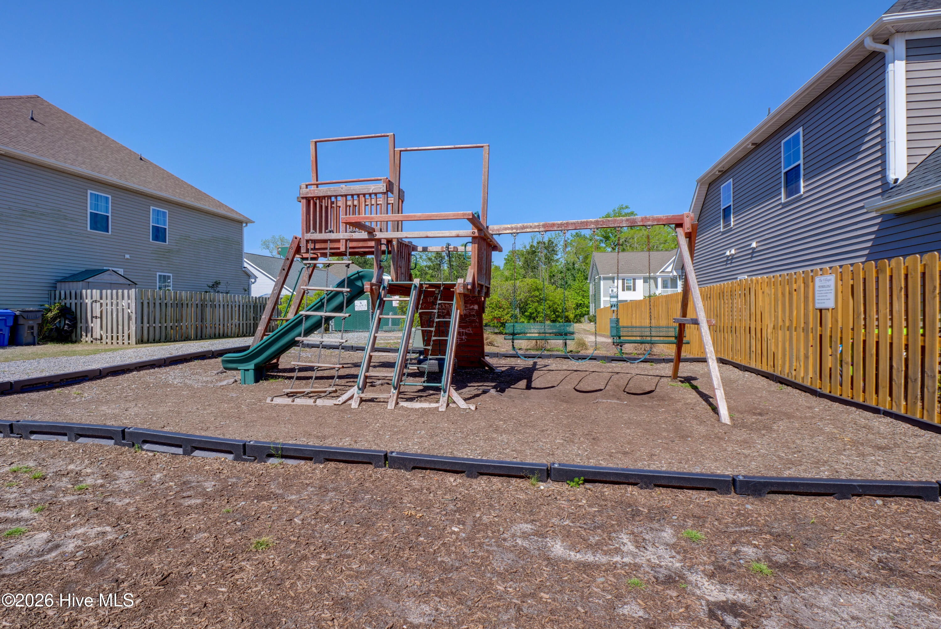 100556478 | Photo 63