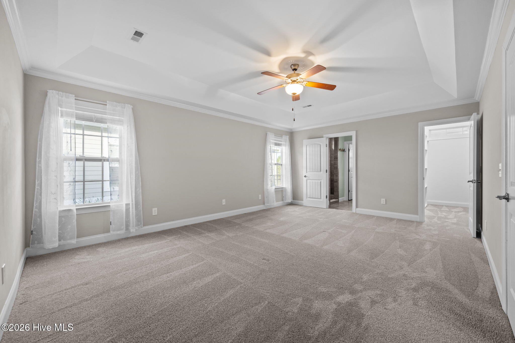 100557618 | Photo 33