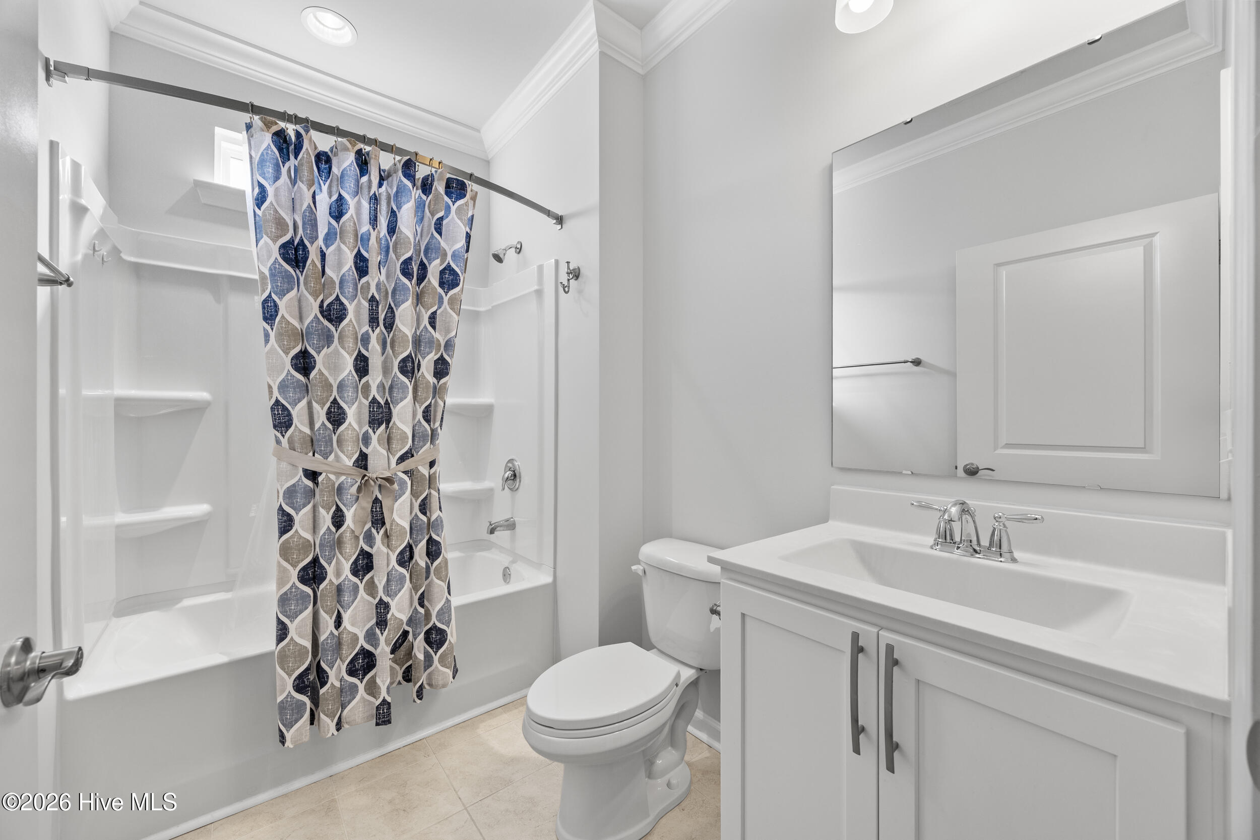 100570393 | Photo 21