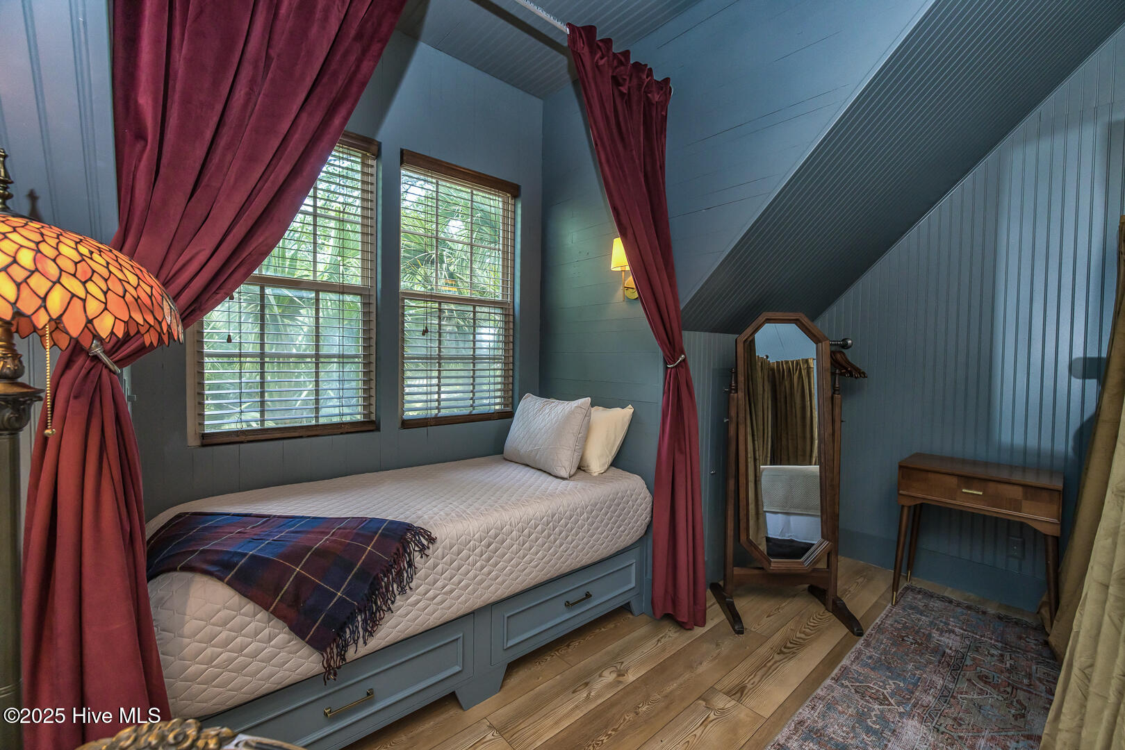 100541868 | Photo 13