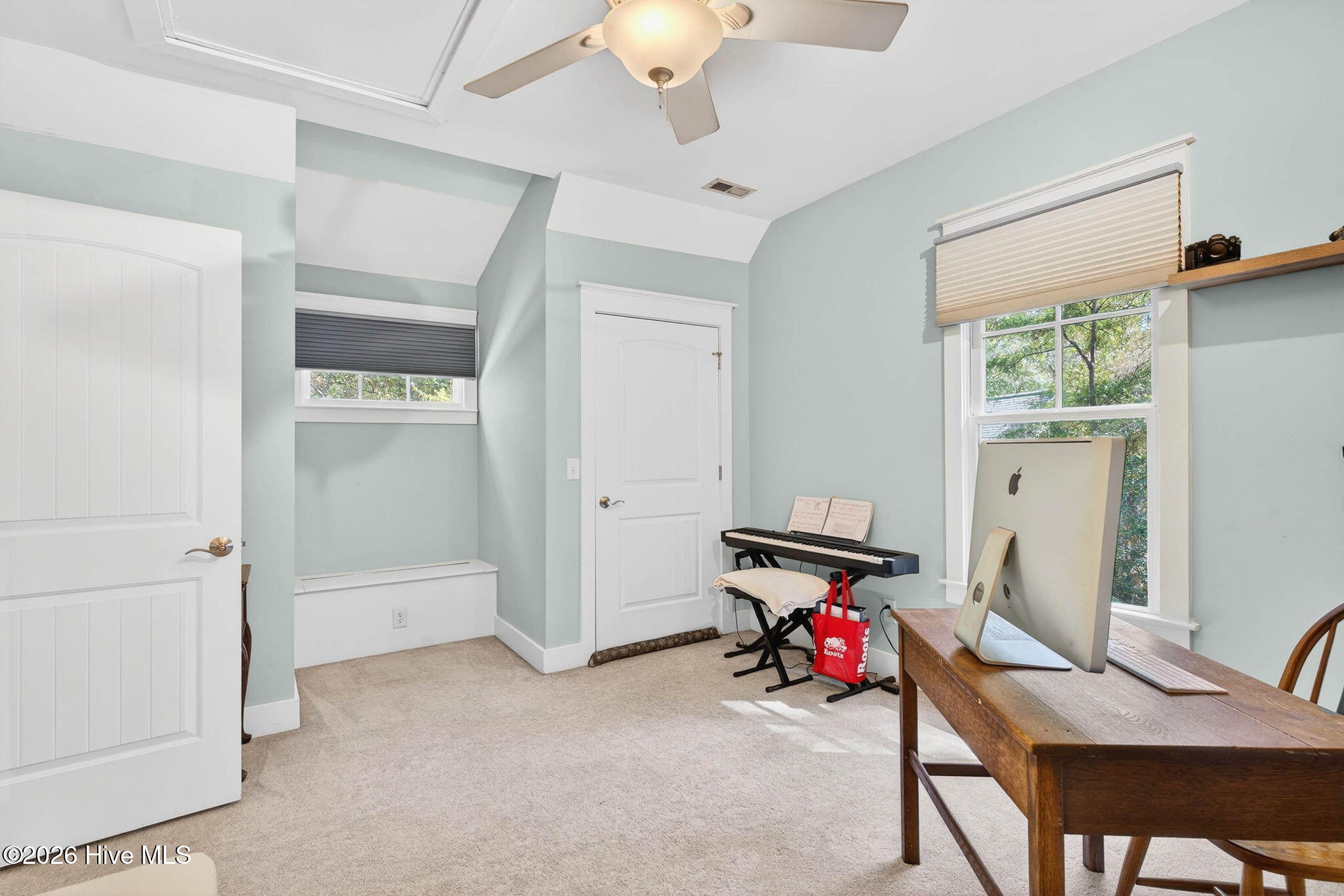 100564993 | Photo 33