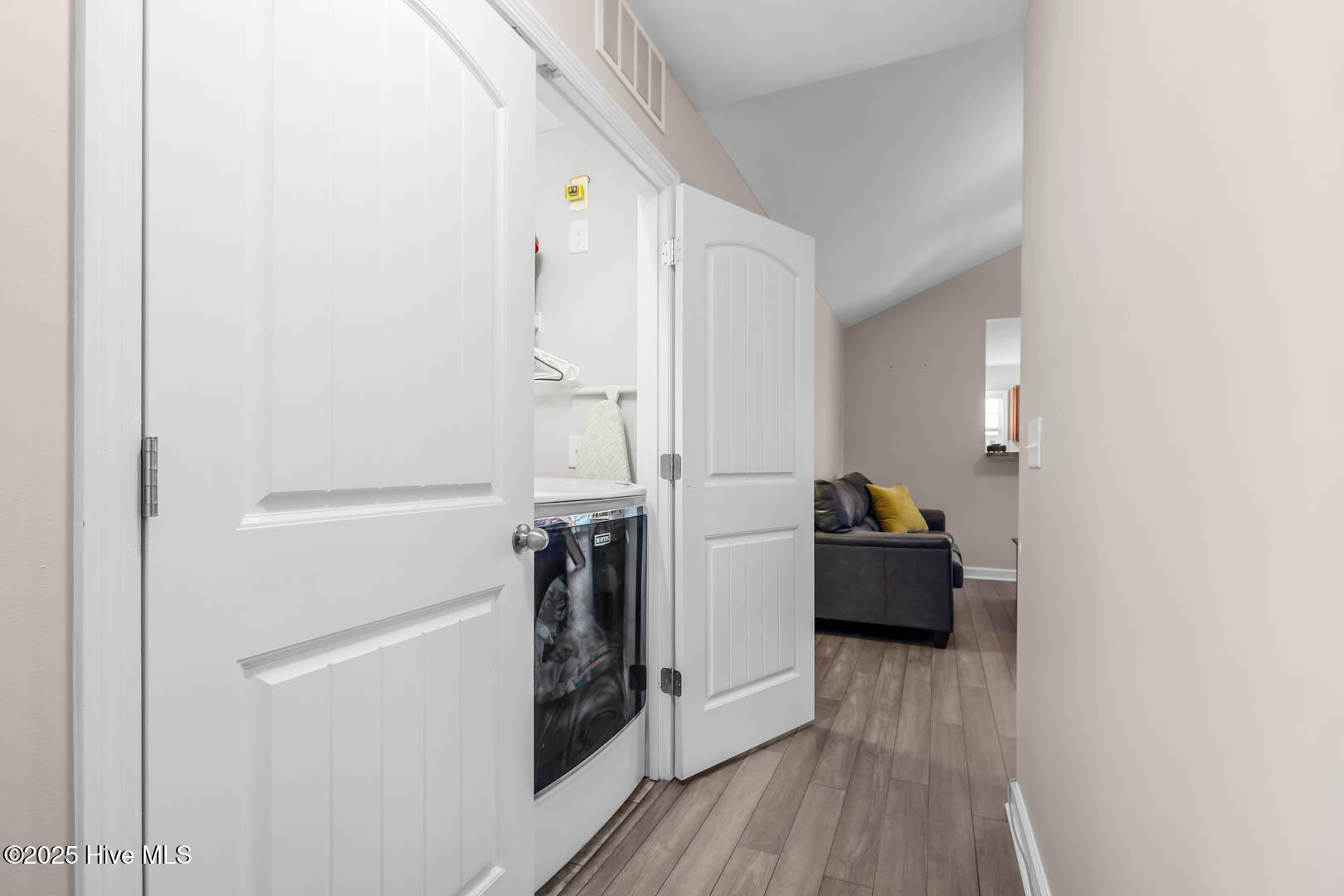 100541286 | Photo 18