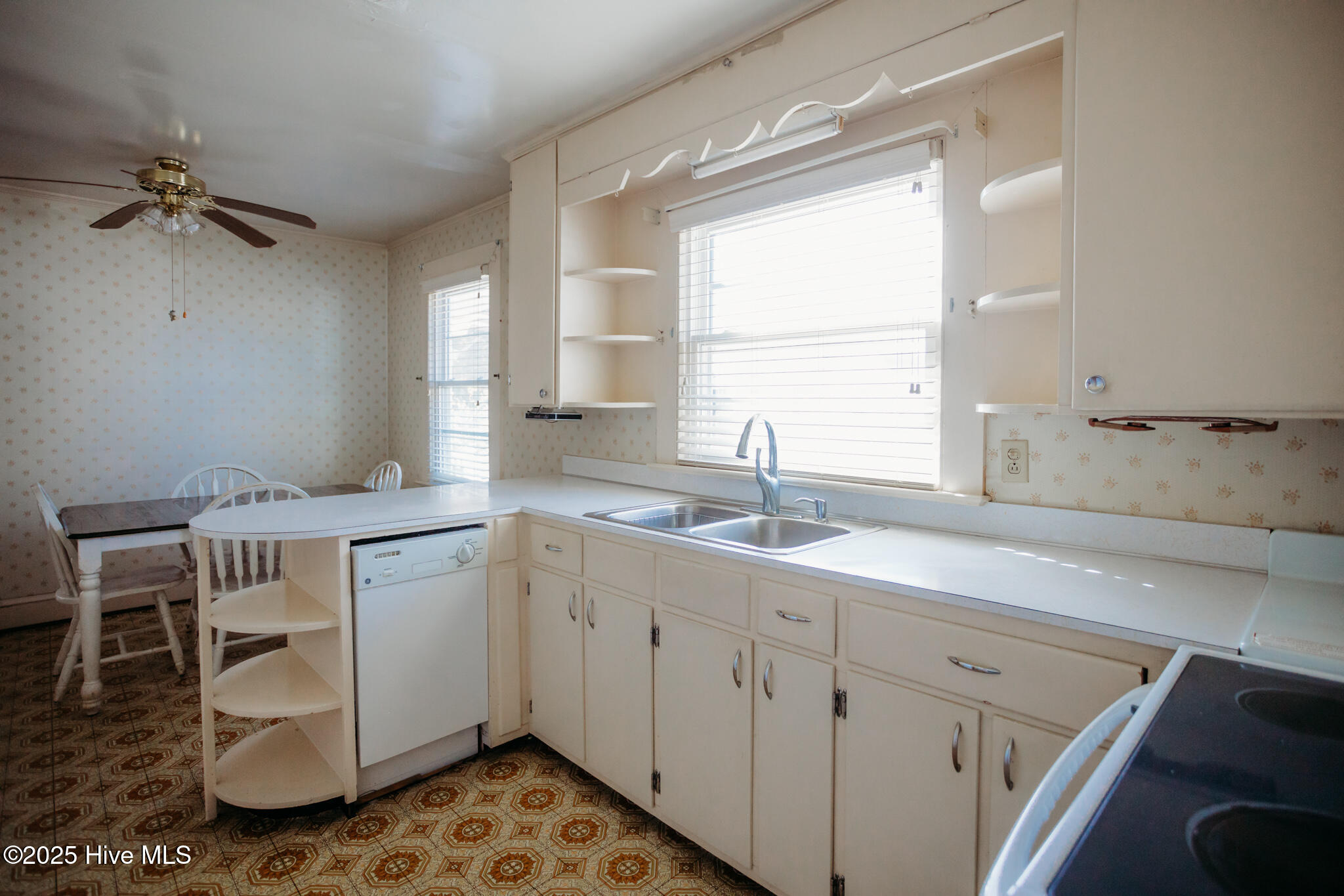 Homes for sale in Pikeville, NC | 103 S Washington St, Pikeville, NC 27863 | MLS# 100539257