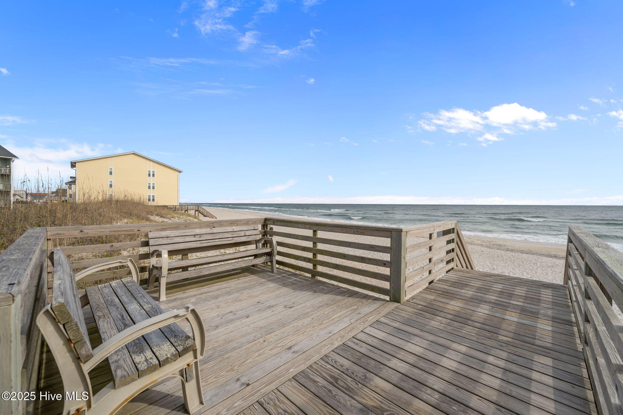 100543704 | Photo 34