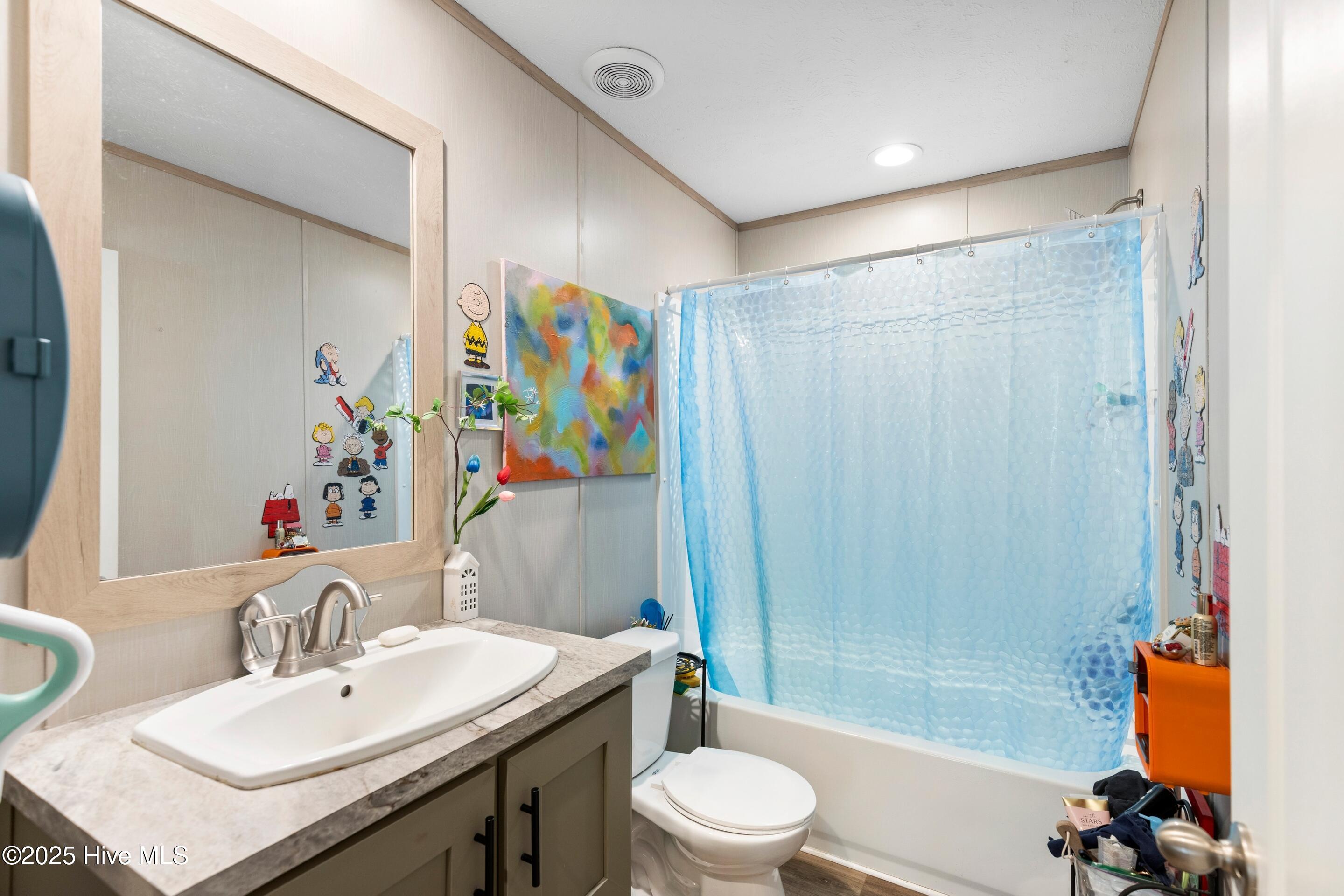 100542146 | Photo 24