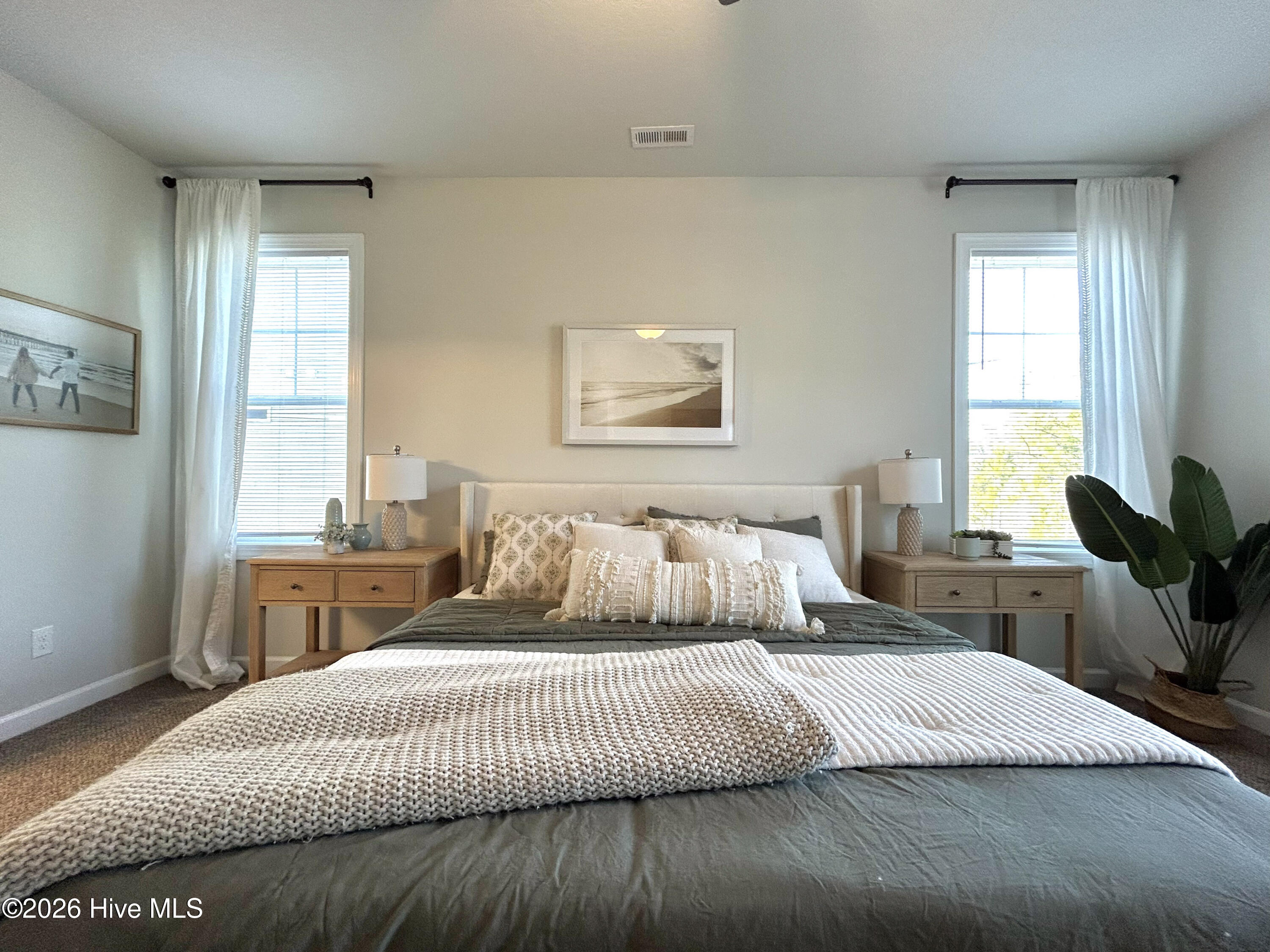 100553295 | Photo 22