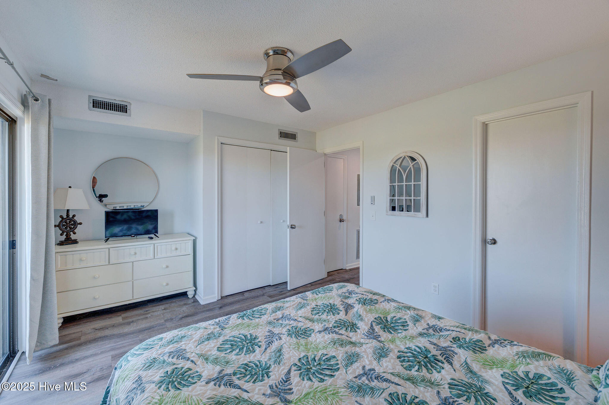 100531579 | Photo 26