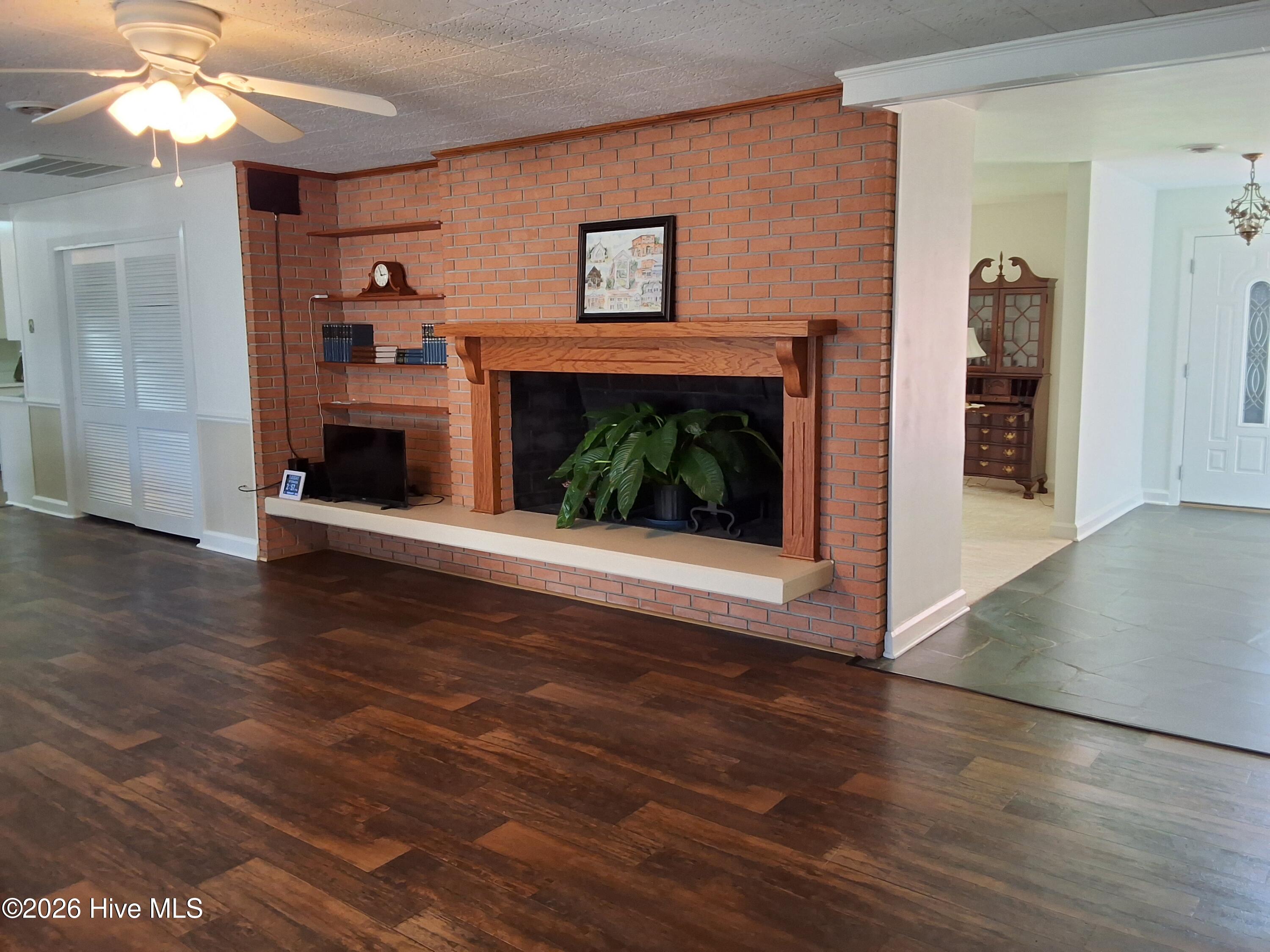 100554569 | Photo 25