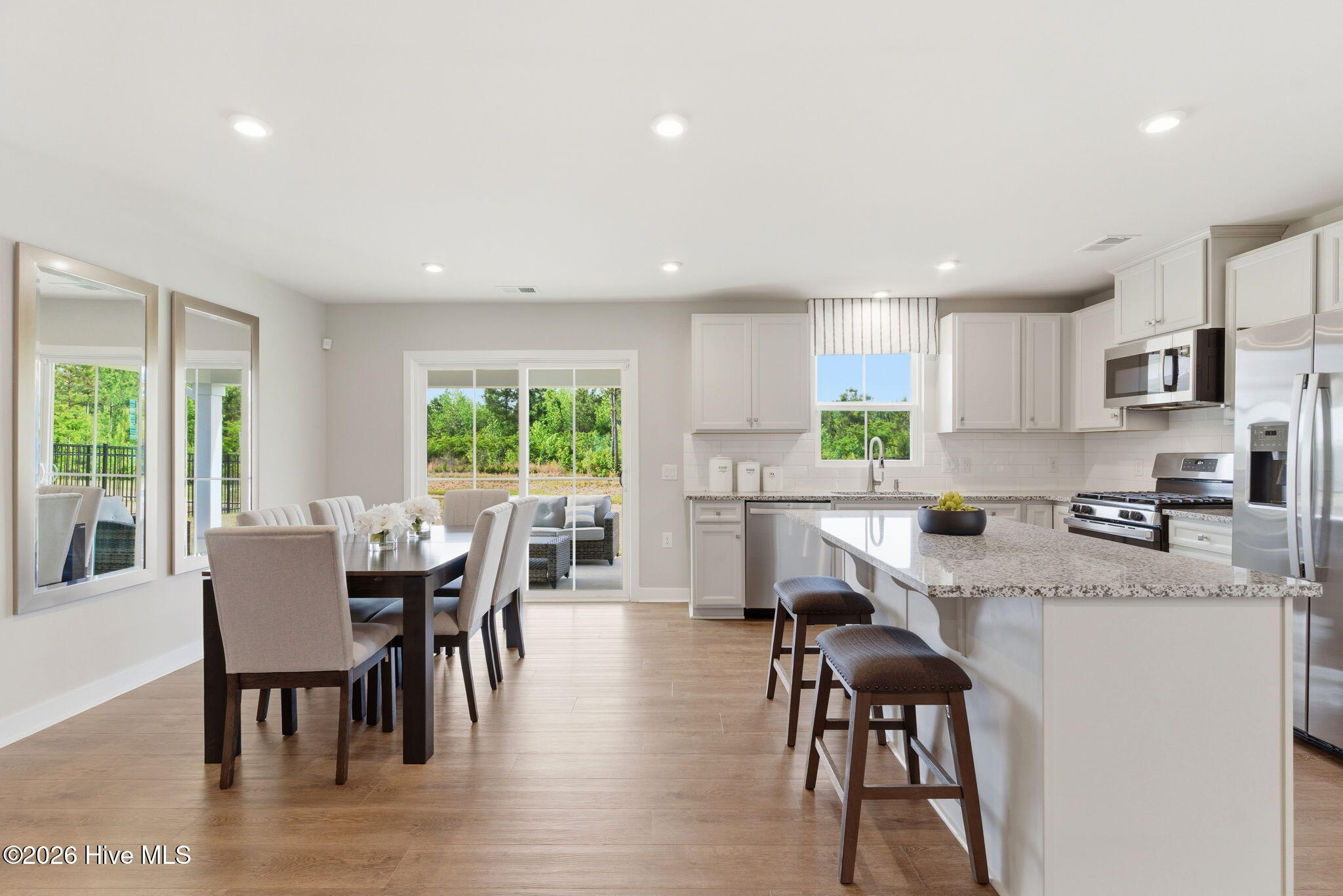 100569541 | Photo 15