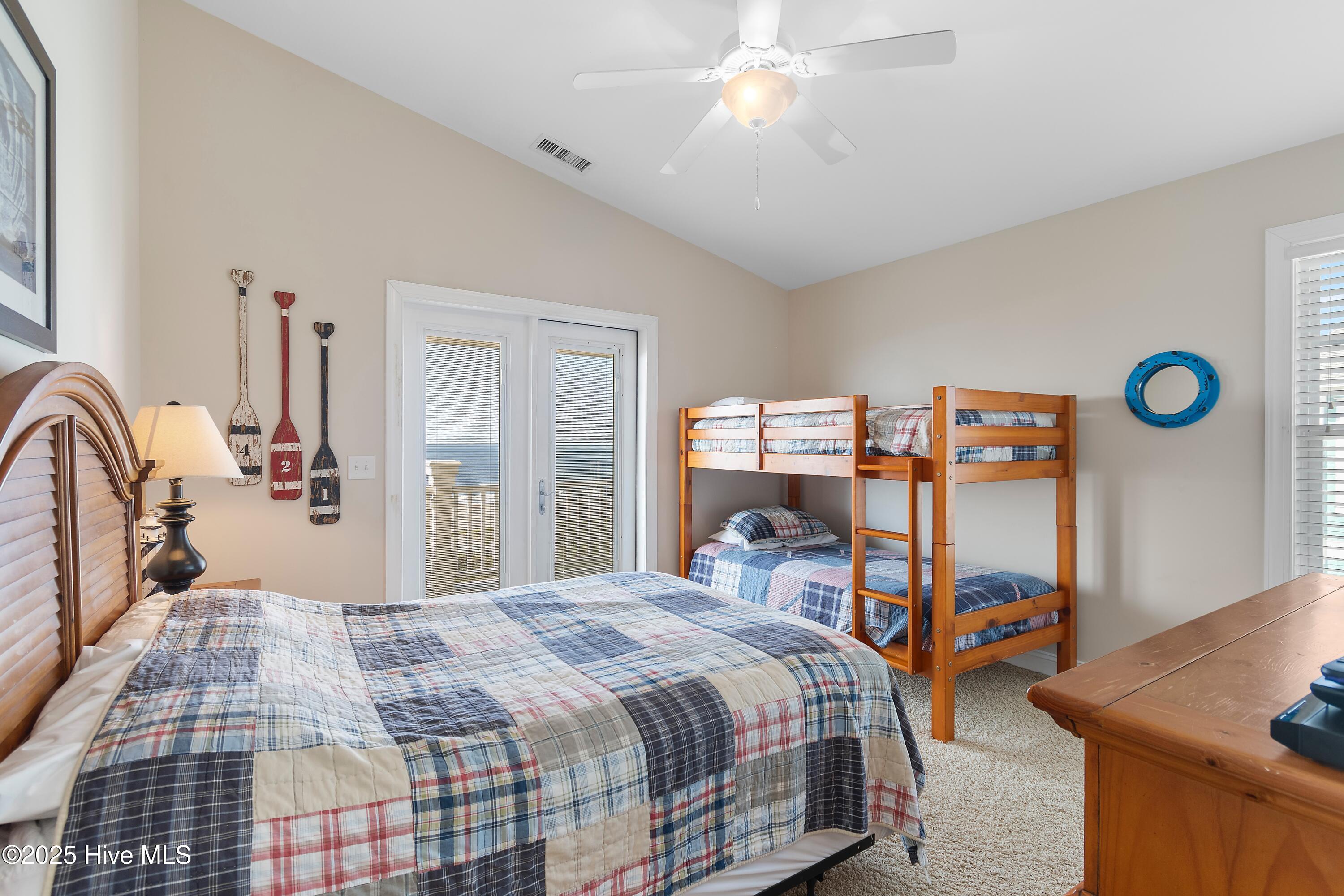 100535231 | Photo 70