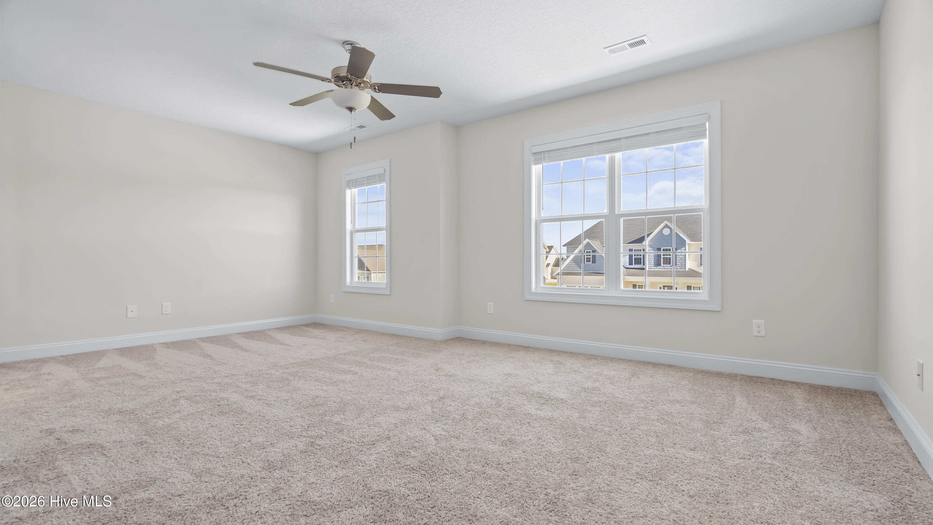 100563871 | Photo 19