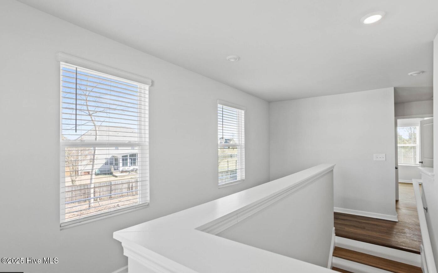 100524935 | Photo 11