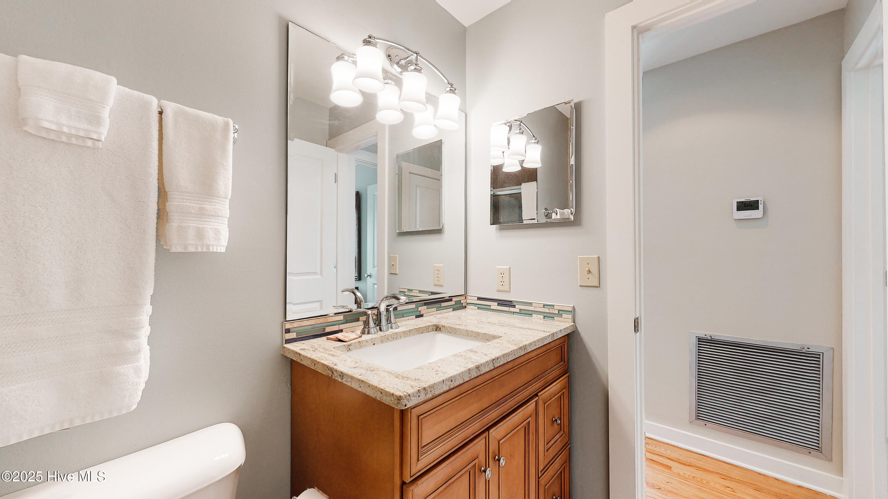 100553724 | Photo 34