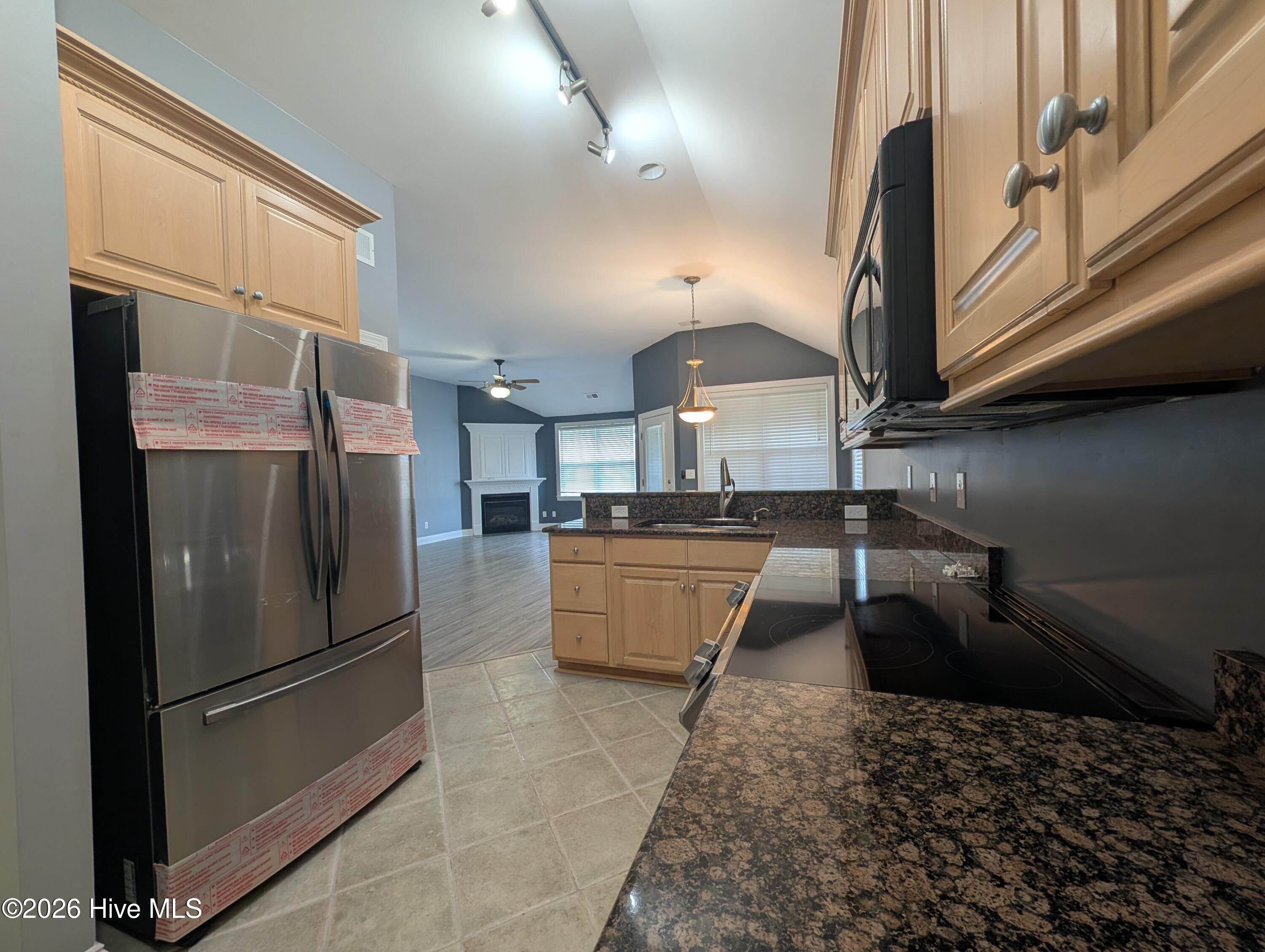 100565502 | Photo 11